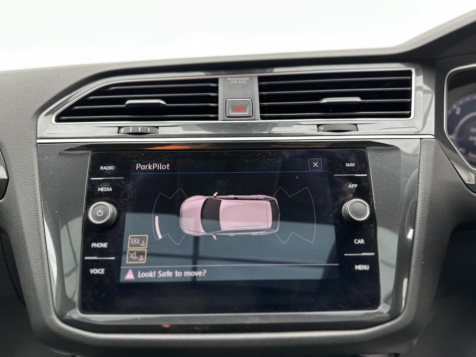 Volkswagen Tiguan 2.0 TDI SEL SUV 5dr Diesel DSG Euro 6 (s/s) (150 ps)