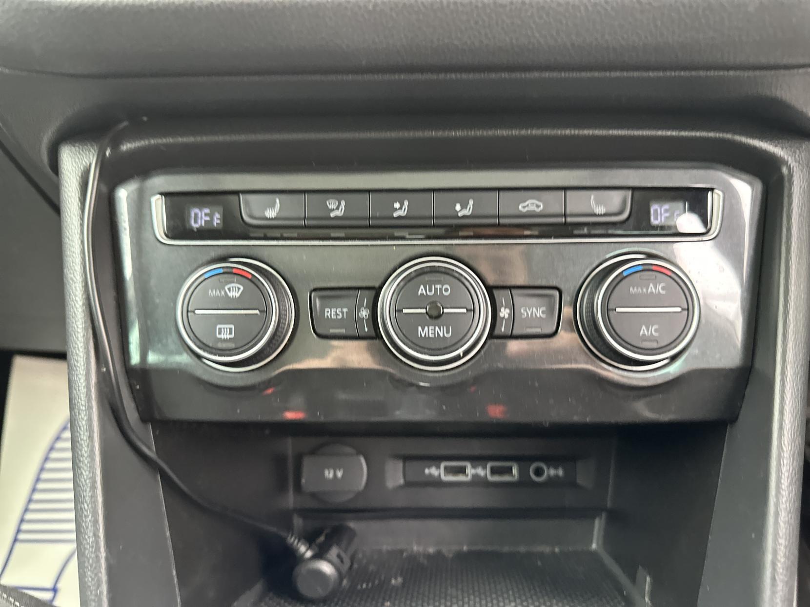 Volkswagen Tiguan 2.0 TDI SEL SUV 5dr Diesel DSG Euro 6 (s/s) (150 ps)