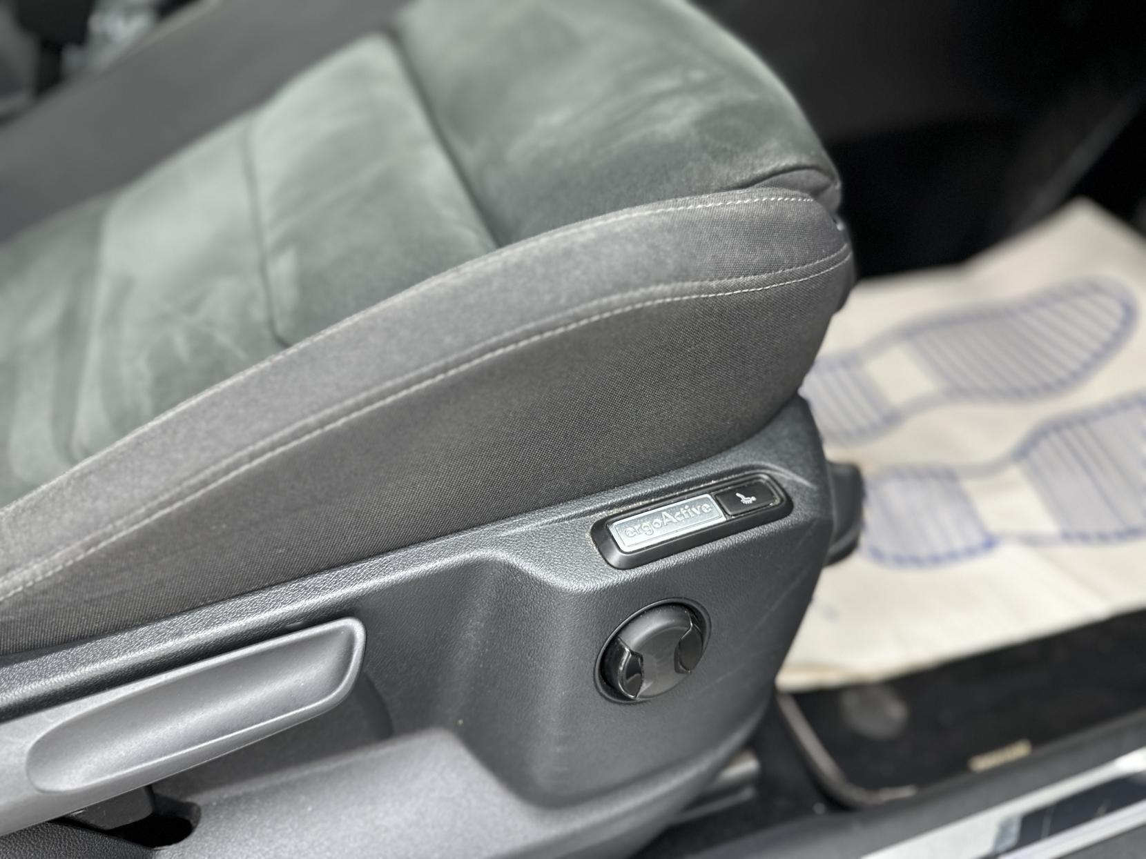 Volkswagen Tiguan 2.0 TDI SEL SUV 5dr Diesel DSG Euro 6 (s/s) (150 ps)