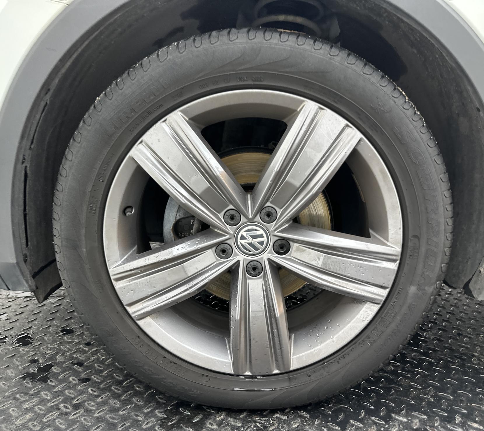 Volkswagen Tiguan 2.0 TDI SEL SUV 5dr Diesel DSG Euro 6 (s/s) (150 ps)