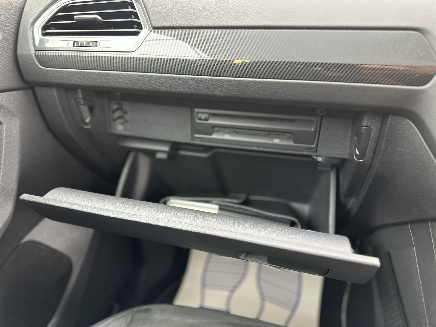 Volkswagen Tiguan 2.0 TDI SEL SUV 5dr Diesel DSG Euro 6 (s/s) (150 ps)