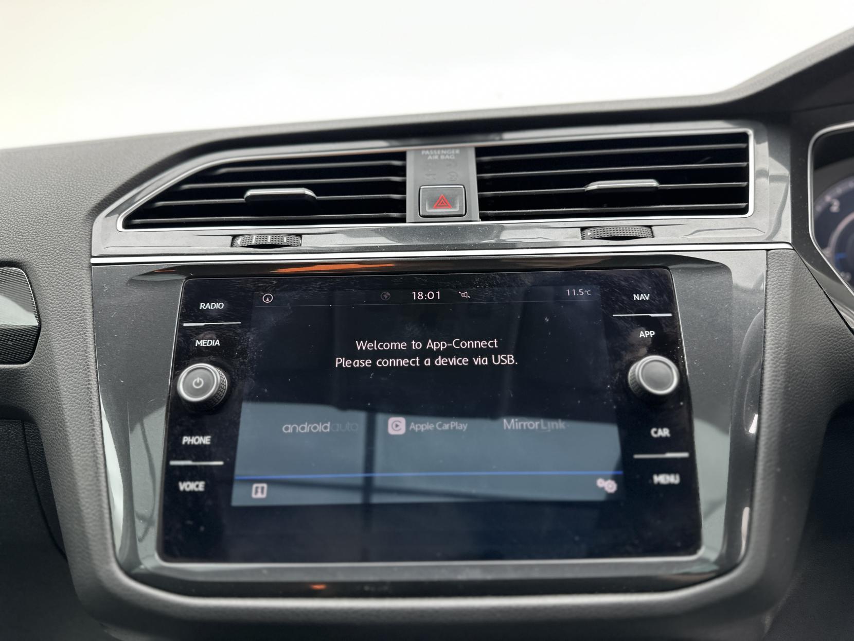 Volkswagen Tiguan 2.0 TDI SEL SUV 5dr Diesel DSG Euro 6 (s/s) (150 ps)