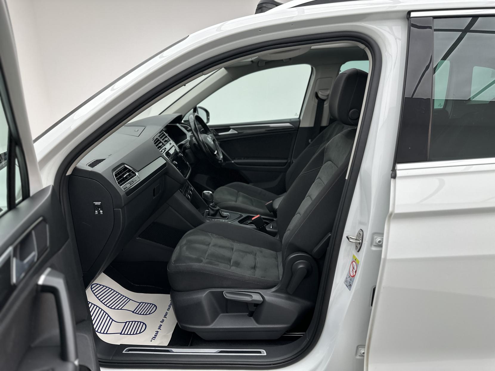 Volkswagen Tiguan 2.0 TDI SEL SUV 5dr Diesel DSG Euro 6 (s/s) (150 ps)