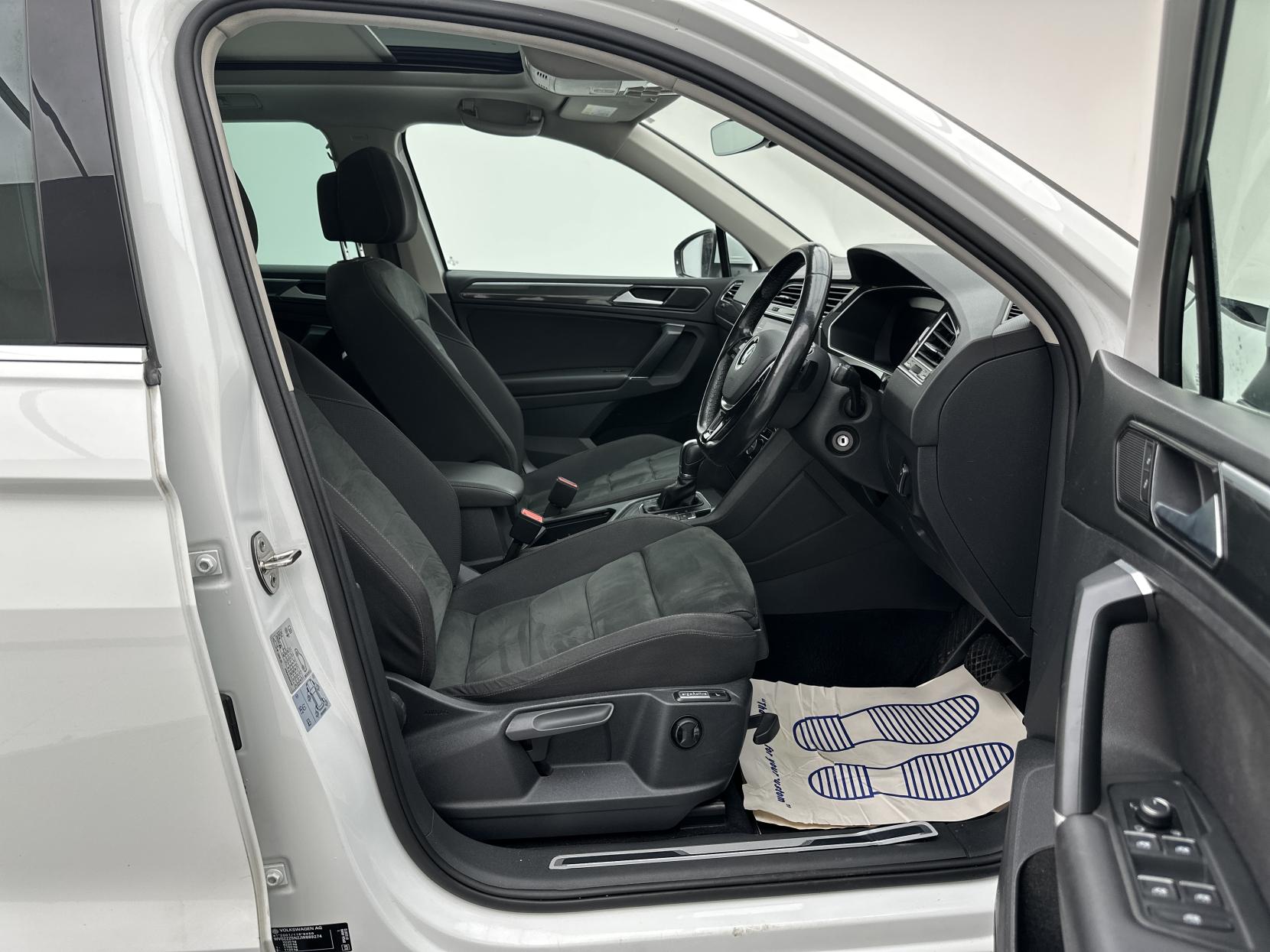 Volkswagen Tiguan 2.0 TDI SEL SUV 5dr Diesel DSG Euro 6 (s/s) (150 ps)