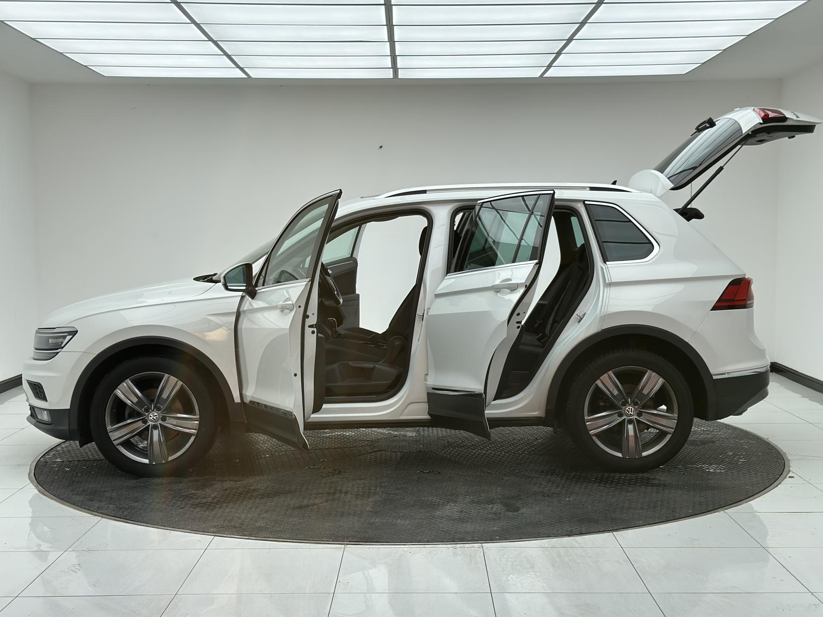 Volkswagen Tiguan 2.0 TDI SEL SUV 5dr Diesel DSG Euro 6 (s/s) (150 ps)