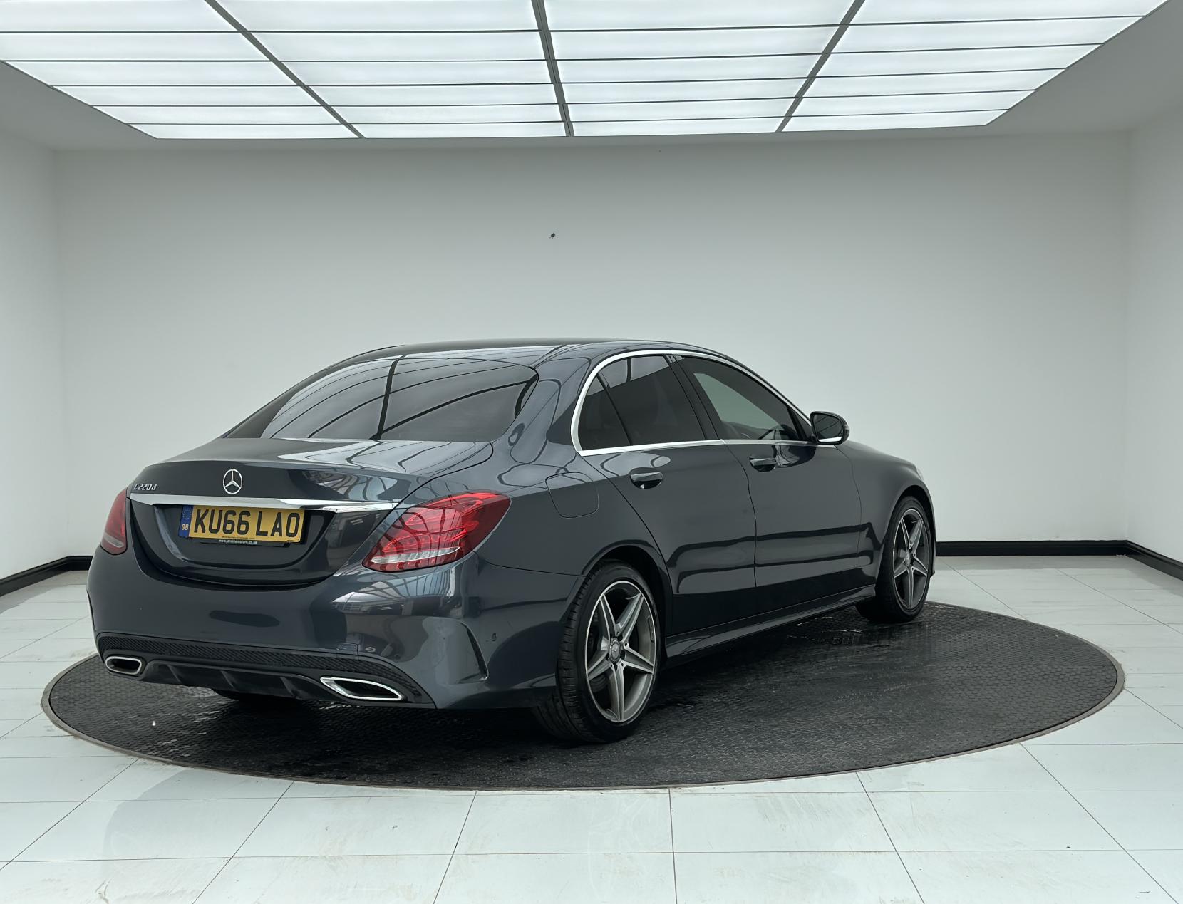 Mercedes-Benz C Class 2.1 C220d AMG Line Saloon 4dr Diesel 7G-Tronic+ Euro 6 (s/s) (170 ps)