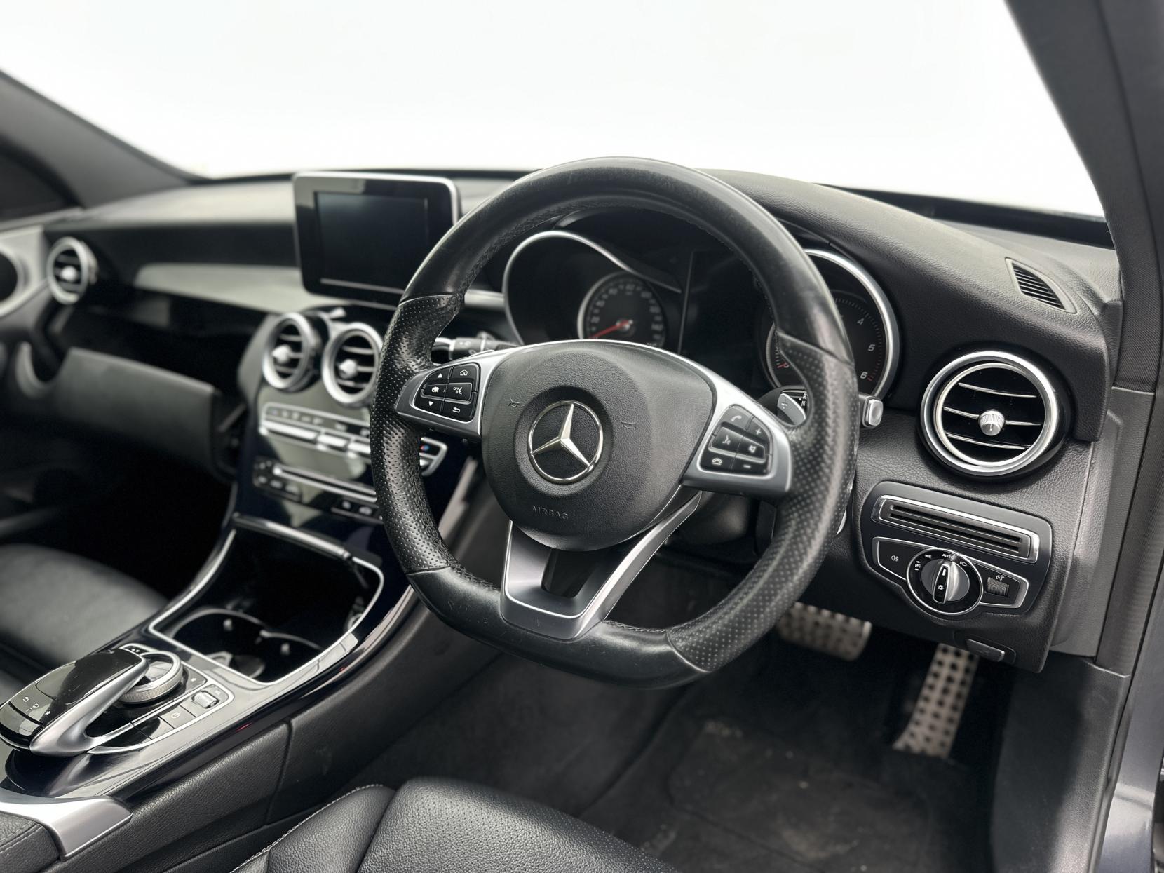 Mercedes-Benz C Class 2.1 C220d AMG Line Saloon 4dr Diesel 7G-Tronic+ Euro 6 (s/s) (170 ps)