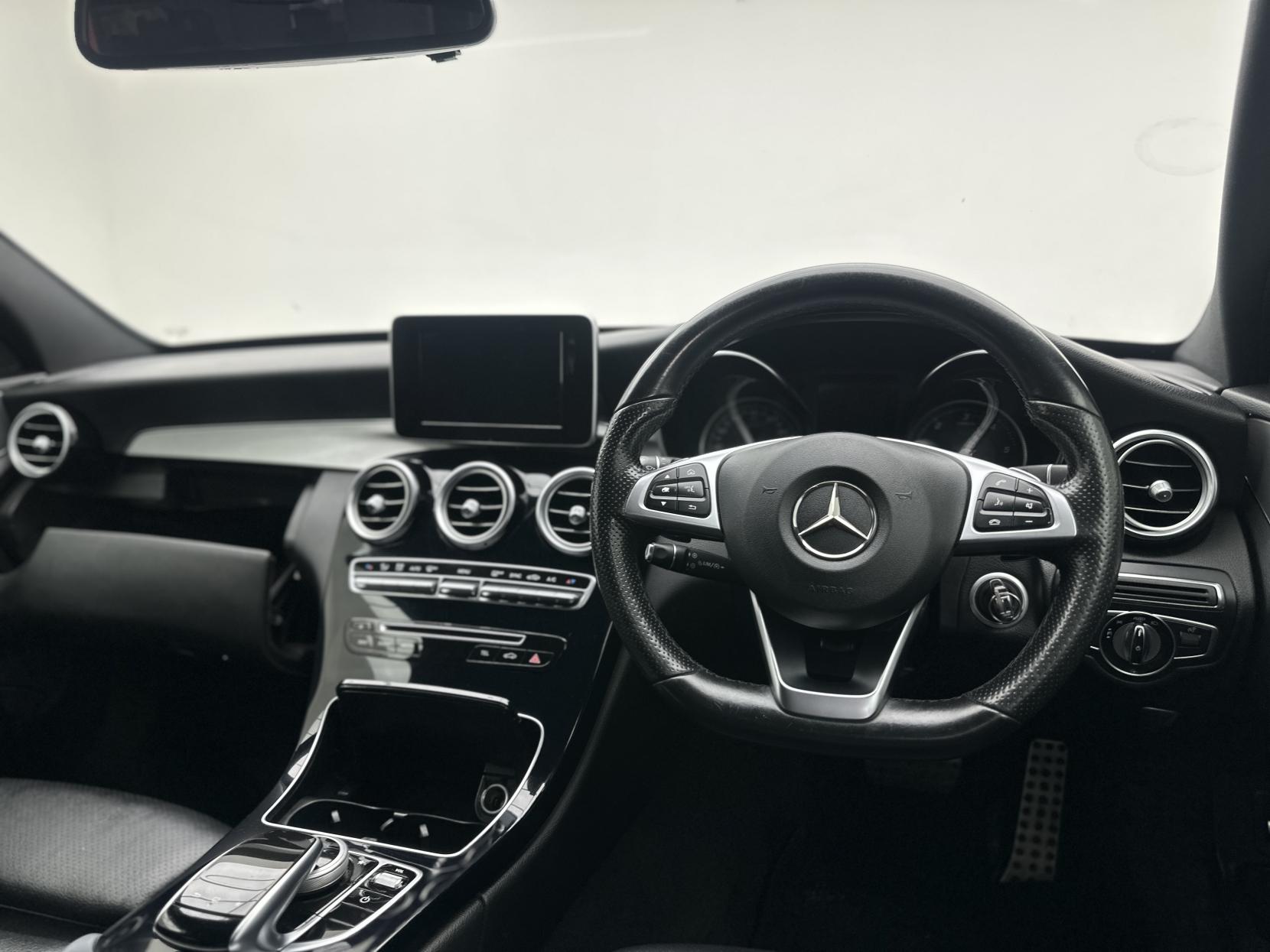 Mercedes-Benz C Class 2.1 C220d AMG Line Saloon 4dr Diesel 7G-Tronic+ Euro 6 (s/s) (170 ps)