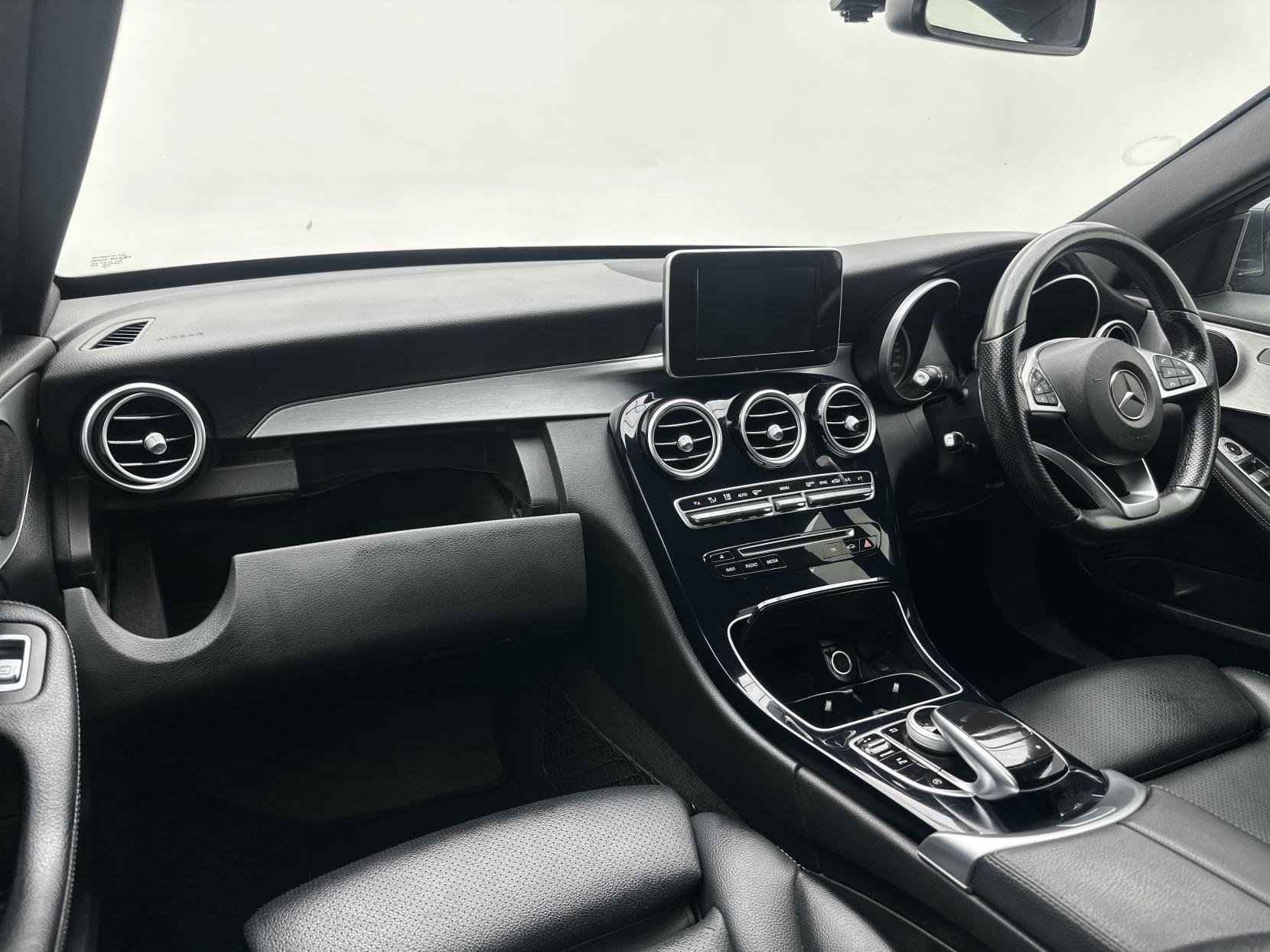 Mercedes-Benz C Class 2.1 C220d AMG Line Saloon 4dr Diesel 7G-Tronic+ Euro 6 (s/s) (170 ps)