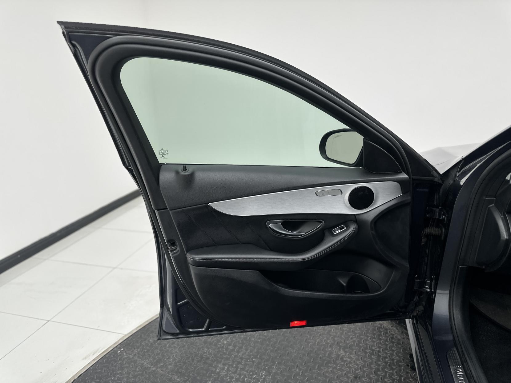 Mercedes-Benz C Class 2.1 C220d AMG Line Saloon 4dr Diesel 7G-Tronic+ Euro 6 (s/s) (170 ps)