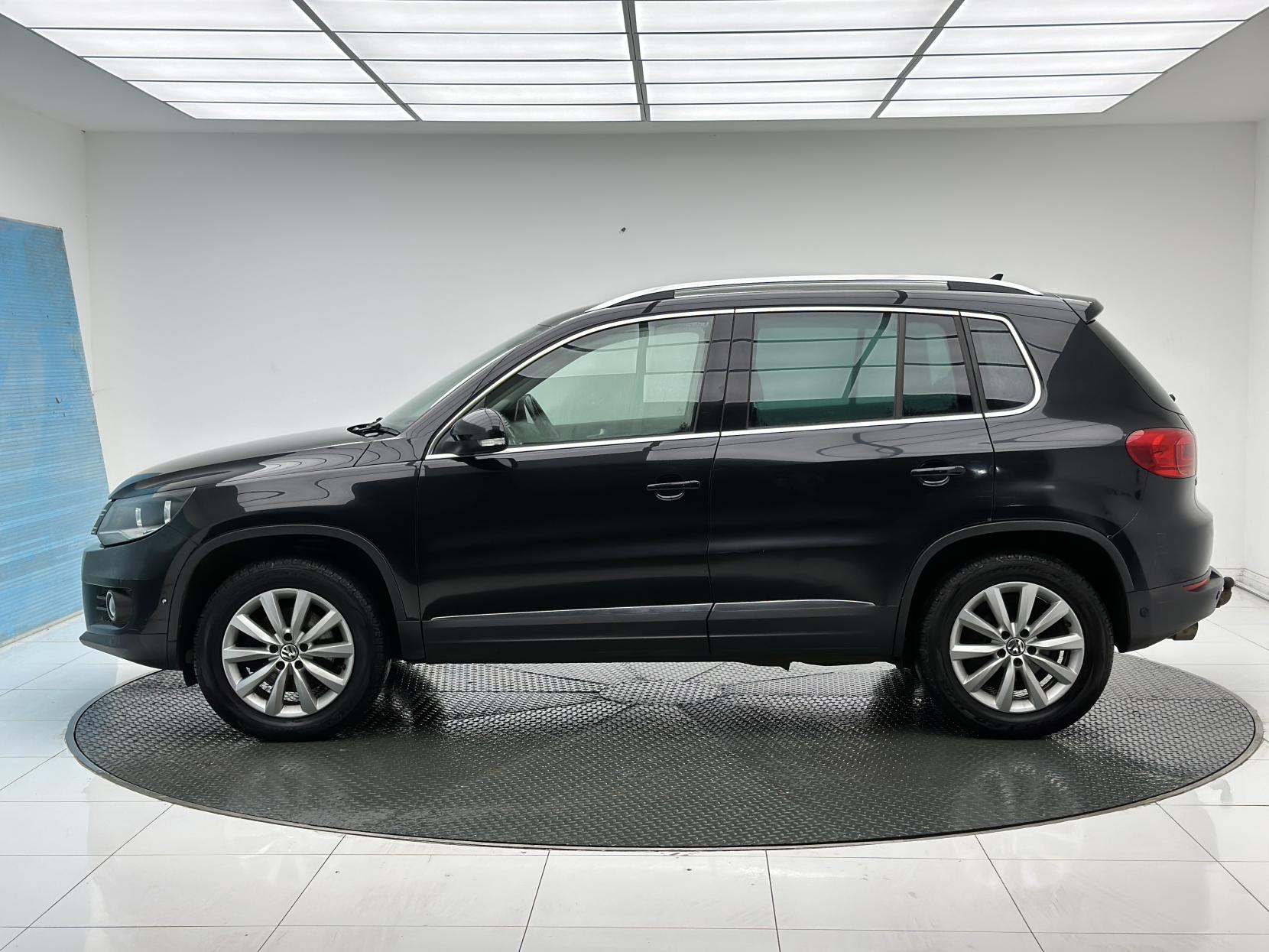 Volkswagen Tiguan 2.0 TDI BlueMotion Tech Match SUV 5dr Diesel DSG 4WD Euro 5 (s/s) (140 ps)