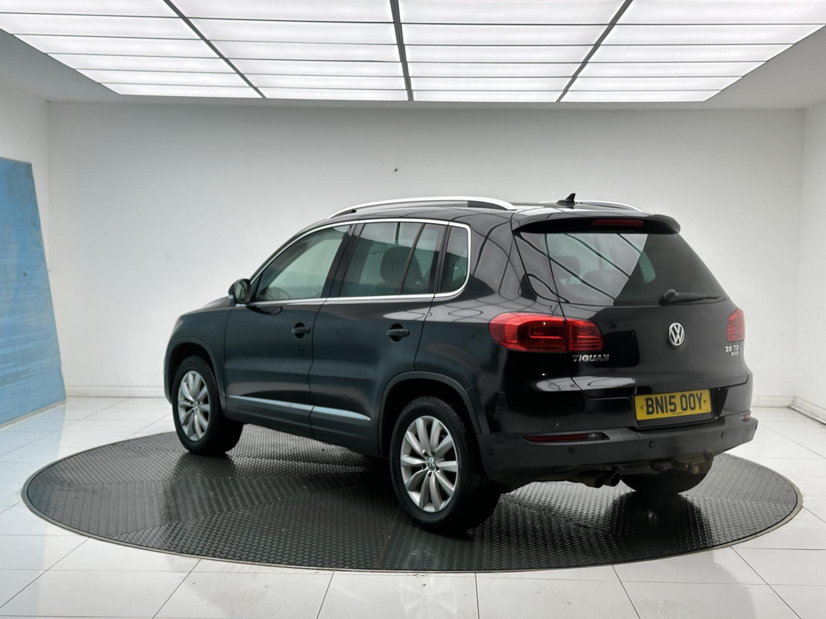 Volkswagen Tiguan 2.0 TDI BlueMotion Tech Match SUV 5dr Diesel DSG 4WD Euro 5 (s/s) (140 ps)