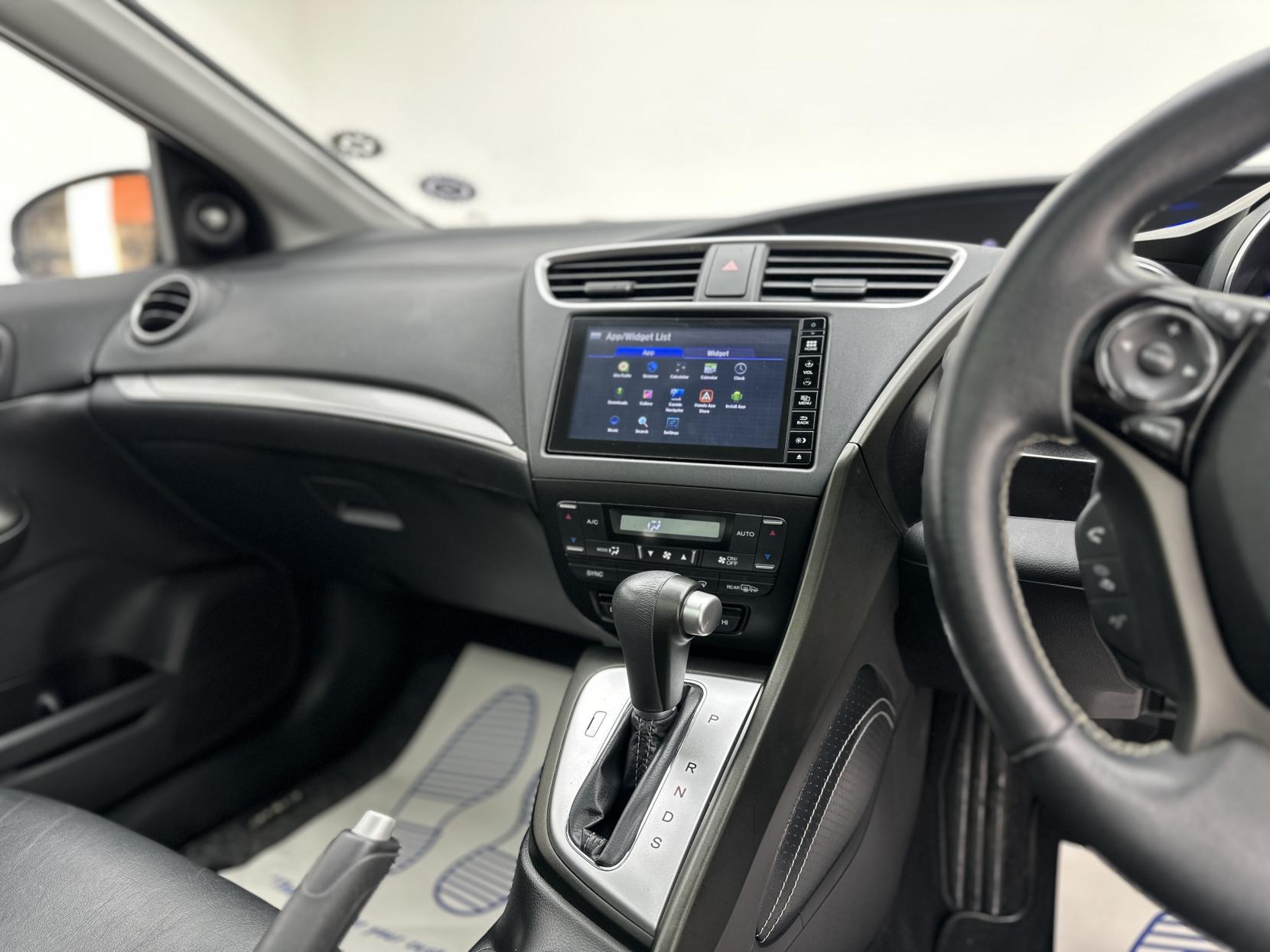 Honda Civic 1.8 i-VTEC SR Hatchback 5dr Petrol Auto Euro 6 (142 ps)