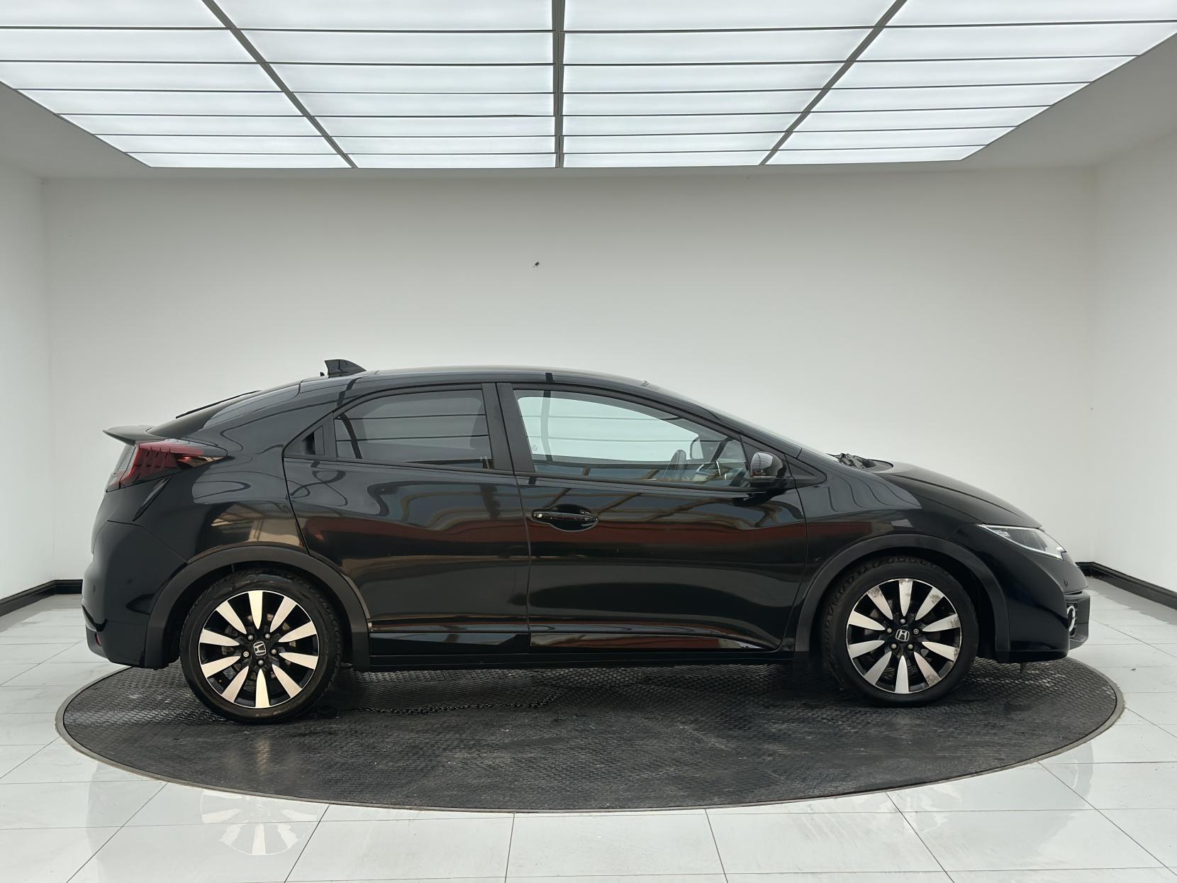 Honda Civic 1.8 i-VTEC SR Hatchback 5dr Petrol Auto Euro 6 (142 ps)