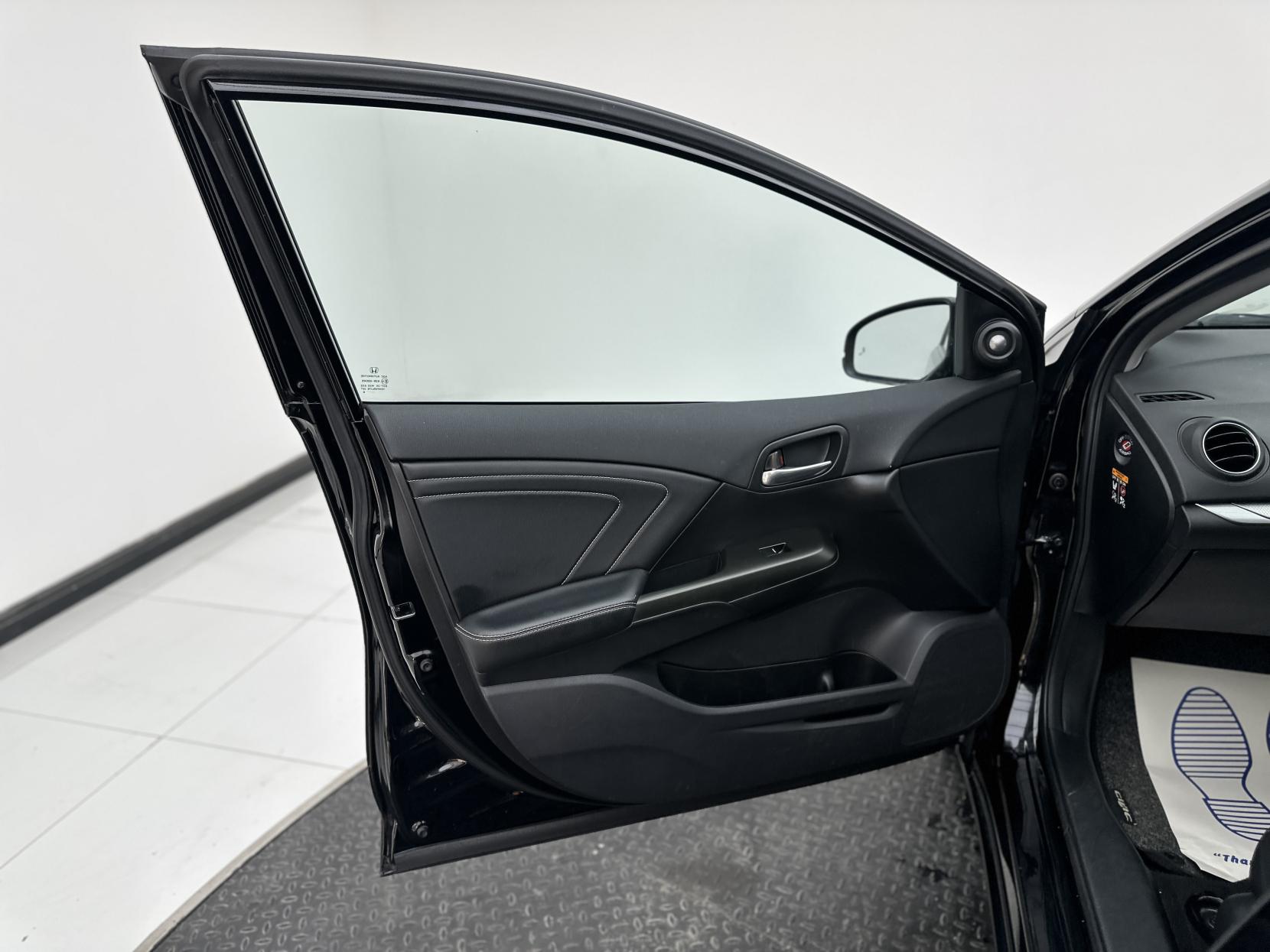 Honda Civic 1.8 i-VTEC SR Hatchback 5dr Petrol Auto Euro 6 (142 ps)