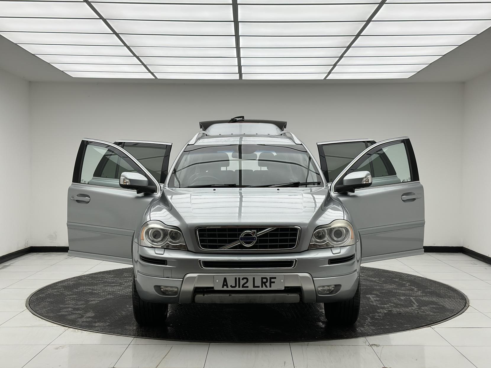Volvo XC90 2.4 D5 SE Nav SUV 5dr Diesel Geartronic 4WD Euro 5 (200 ps)