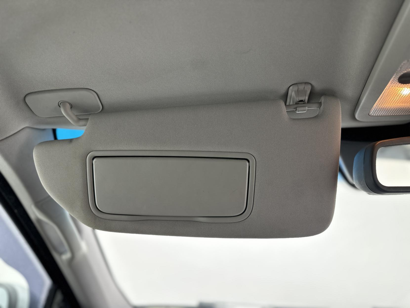 Volvo XC90 2.4 D5 SE Nav SUV 5dr Diesel Geartronic 4WD Euro 5 (200 ps)