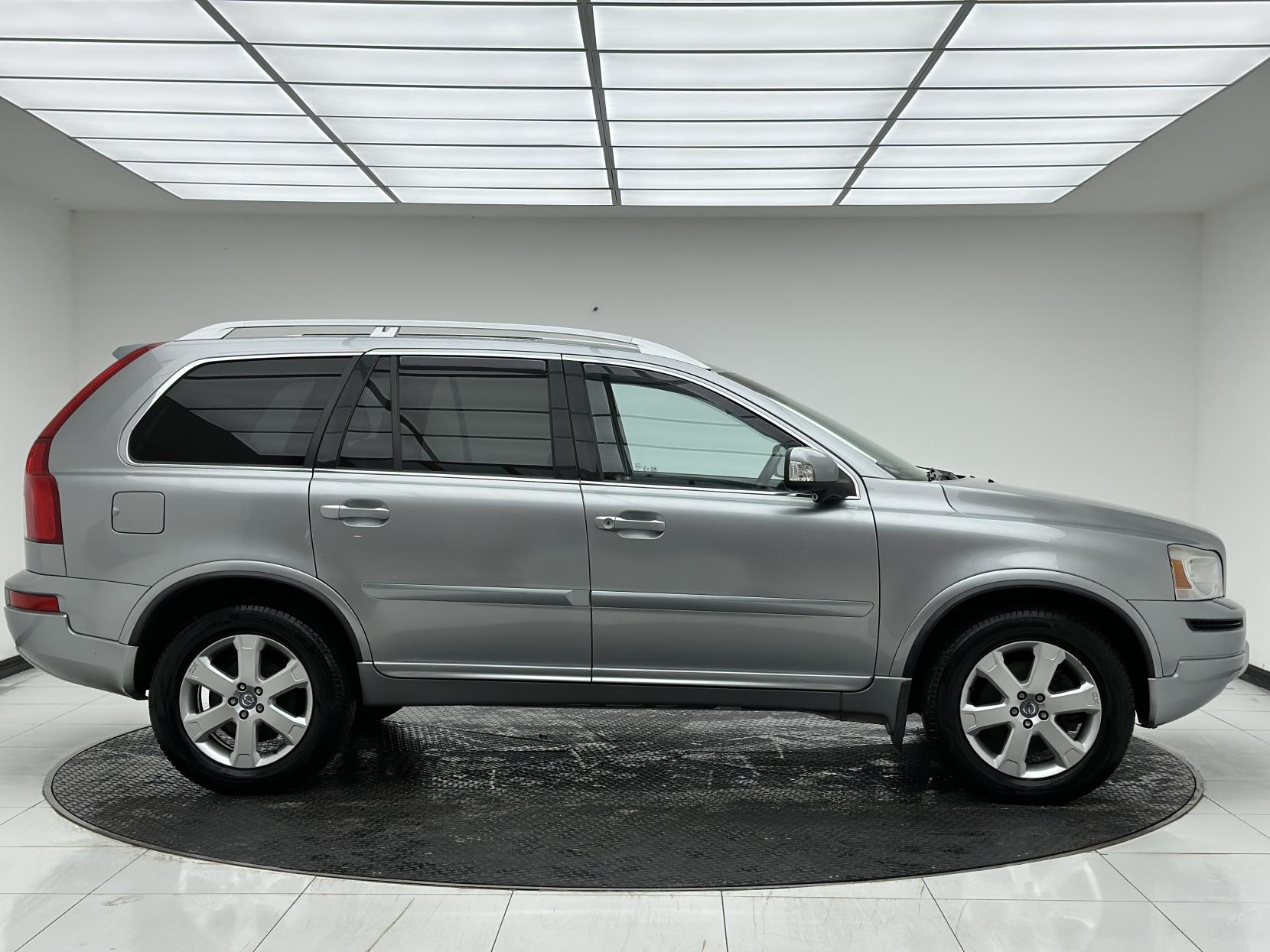 Volvo XC90 2.4 D5 SE Nav SUV 5dr Diesel Geartronic 4WD Euro 5 (200 ps)