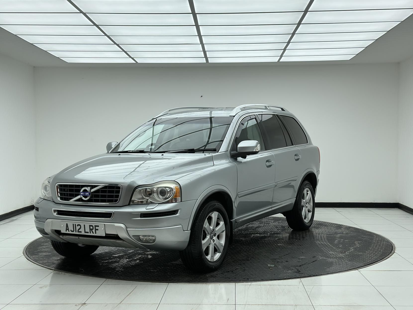 Volvo XC90 2.4 D5 SE Nav SUV 5dr Diesel Geartronic 4WD Euro 5 (200 ps)