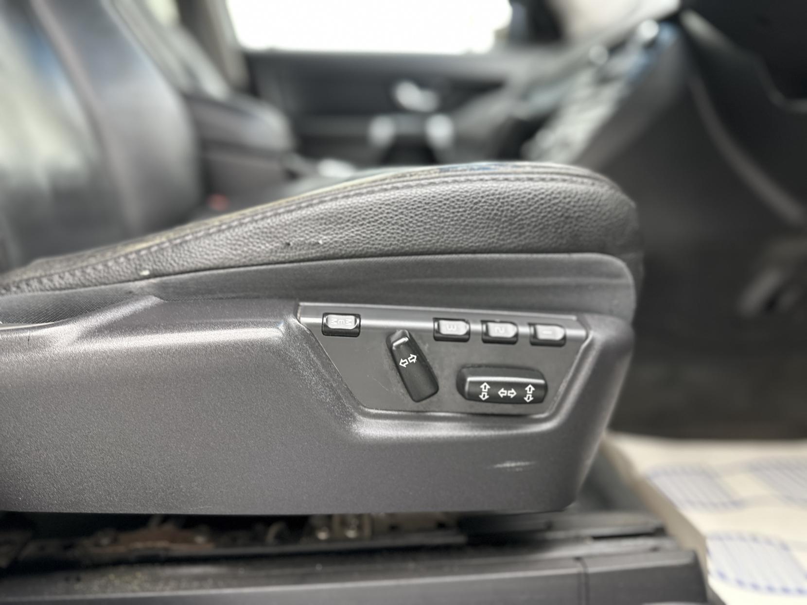 Volvo XC90 2.4 D5 SE Nav SUV 5dr Diesel Geartronic 4WD Euro 5 (200 ps)