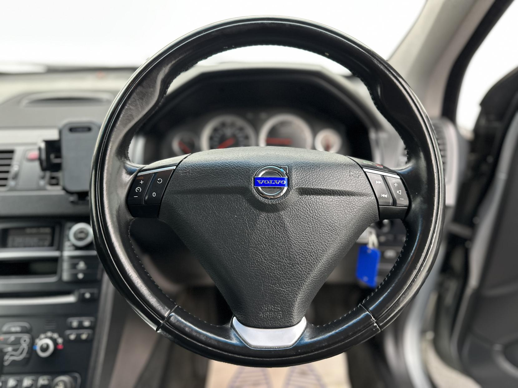 Volvo XC90 2.4 D5 SE Nav SUV 5dr Diesel Geartronic 4WD Euro 5 (200 ps)