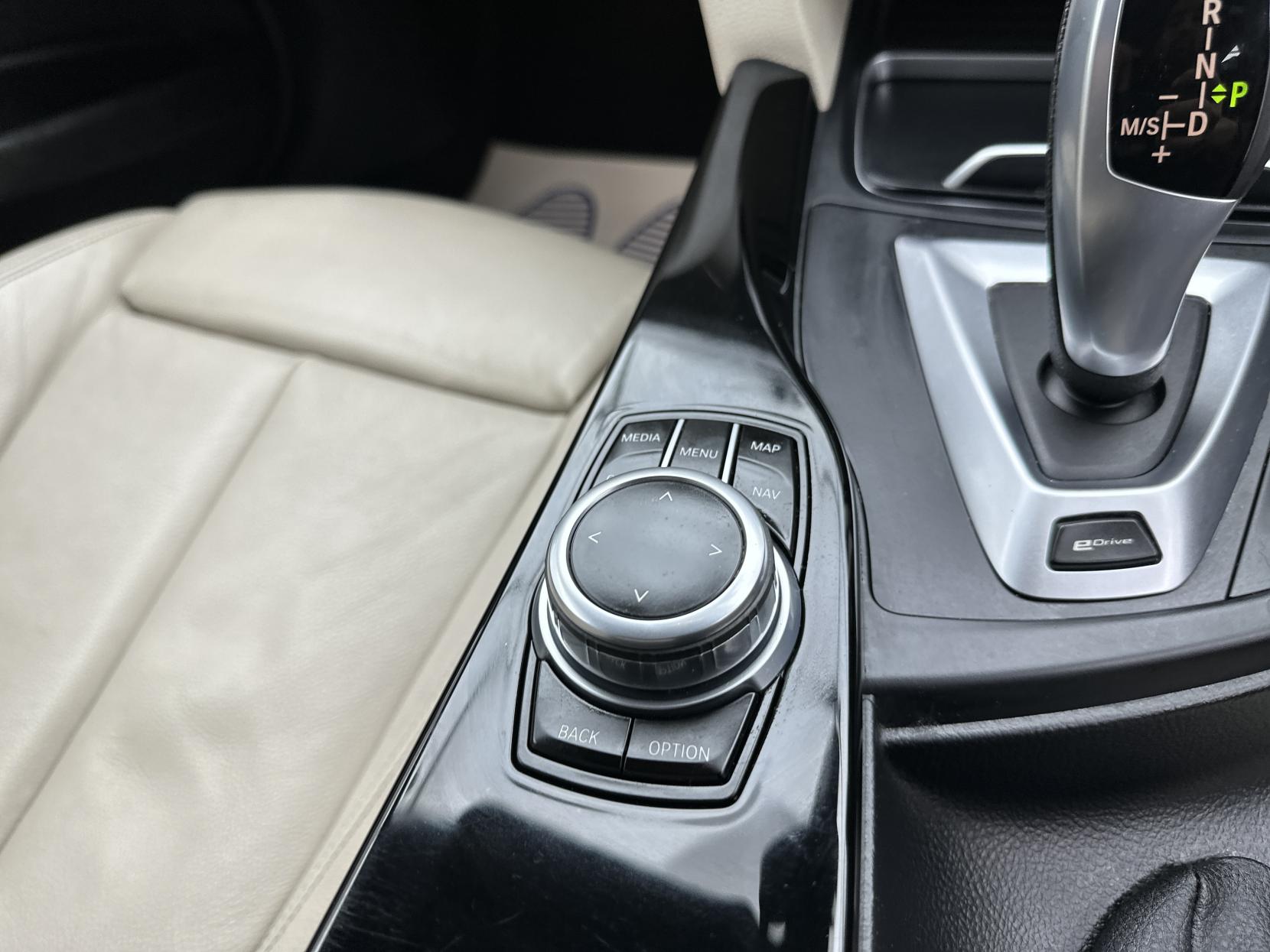 BMW 3 Series 2.0 330e 7.6kWh M Sport Saloon 4dr Petrol Plug-in Hybrid Auto Euro 6 (s/s) (252 ps)