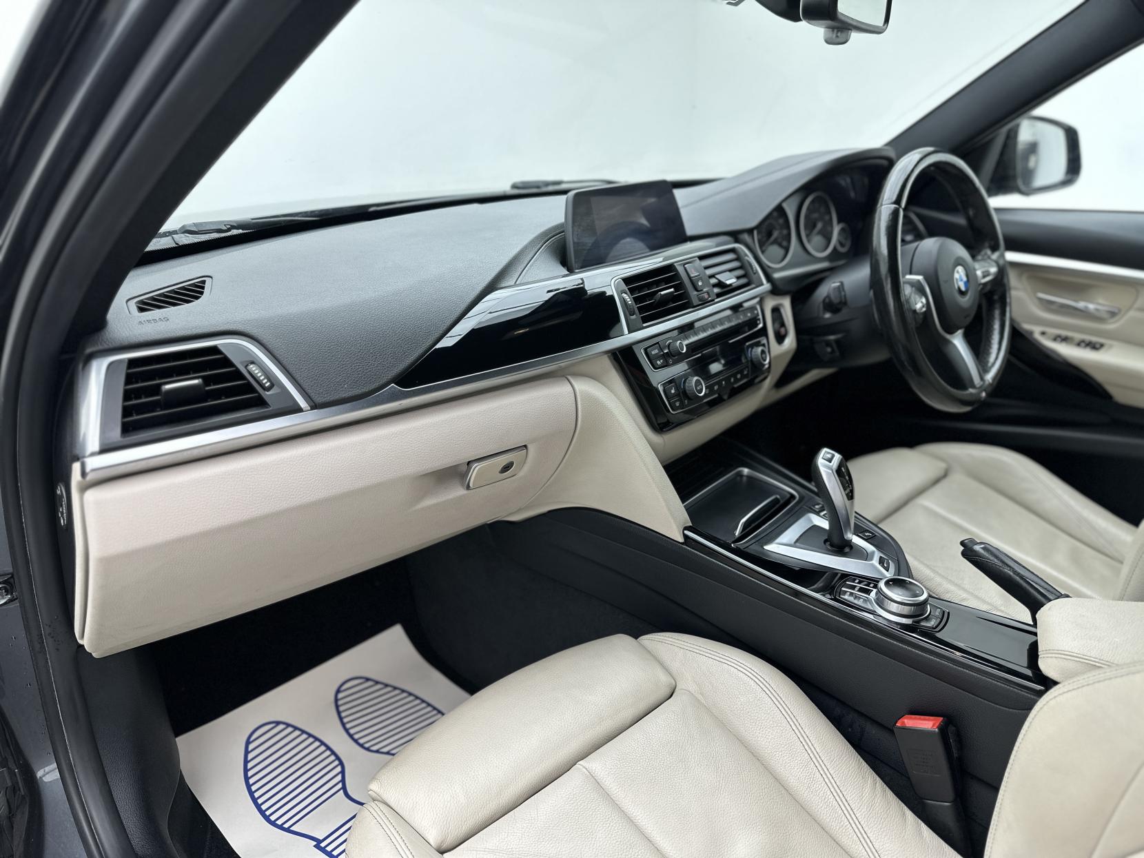 BMW 3 Series 2.0 330e 7.6kWh M Sport Saloon 4dr Petrol Plug-in Hybrid Auto Euro 6 (s/s) (252 ps)