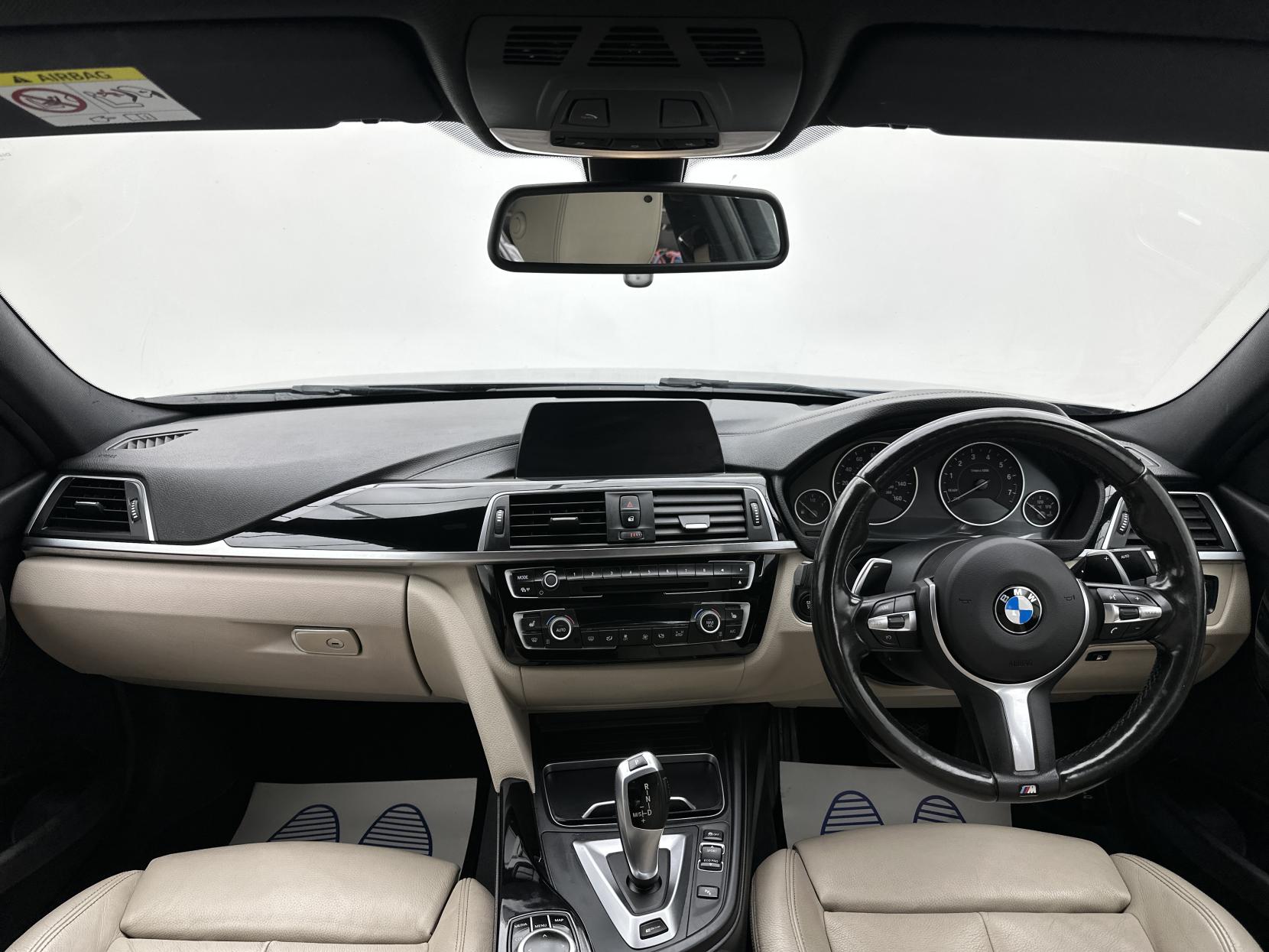 BMW 3 Series 2.0 330e 7.6kWh M Sport Saloon 4dr Petrol Plug-in Hybrid Auto Euro 6 (s/s) (252 ps)