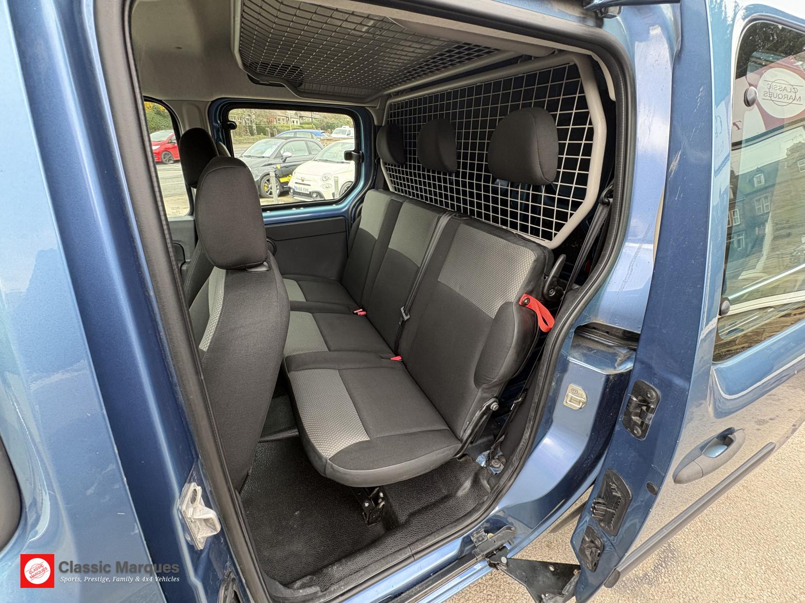 Renault Kangoo Maxi ZE 33kWh Business Crew Van Cab 6dr Electric Auto L3 H1 (i) (60 ps)