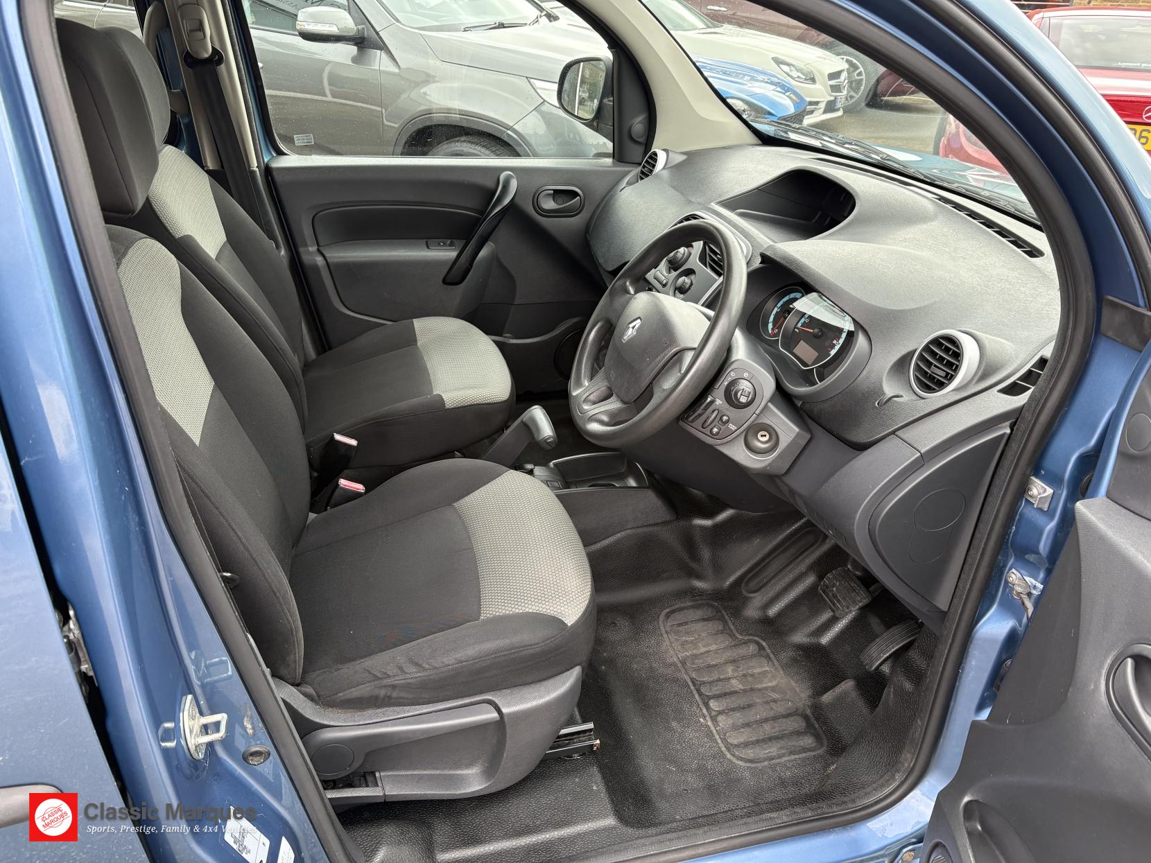 Renault Kangoo Maxi ZE 33kWh Business Crew Van Cab 6dr Electric Auto L3 H1 (i) (60 ps)