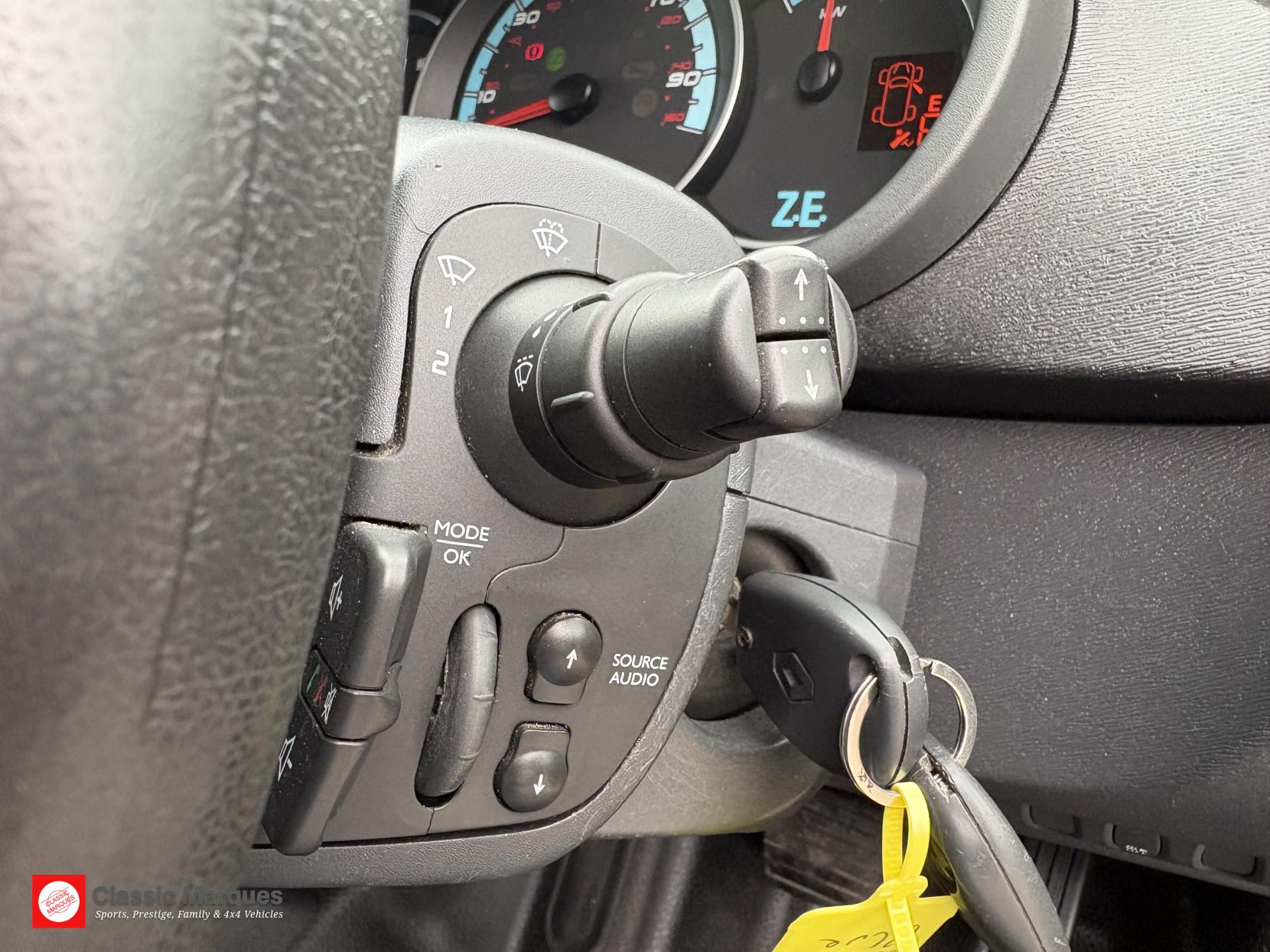 Renault Kangoo Maxi ZE 33kWh Business Crew Van Cab 6dr Electric Auto L3 H1 (i) (60 ps)