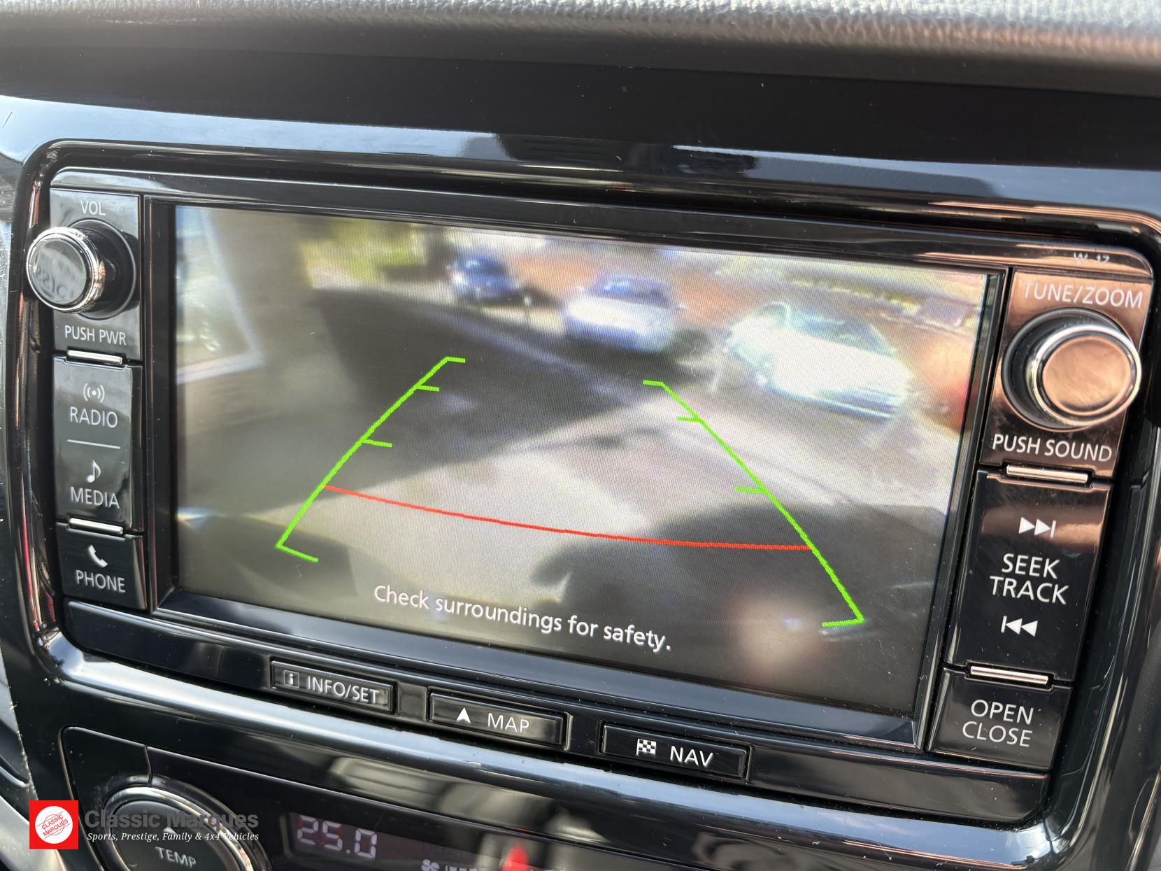 Mitsubishi L200 2.4 DI-D DC Barbarian Pickup Double Cab 4dr Diesel Manual 4WD Euro 6 (178 ps)