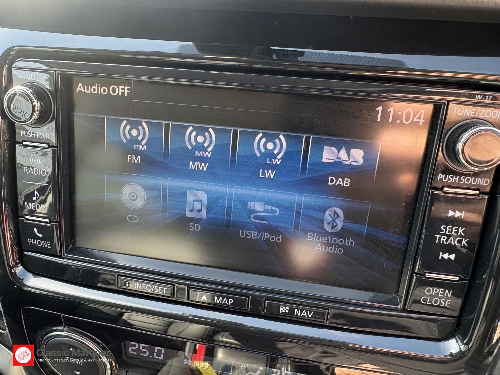 Mitsubishi L200 2.4 DI-D DC Barbarian Pickup Double Cab 4dr Diesel Manual 4WD Euro 6 (178 ps)