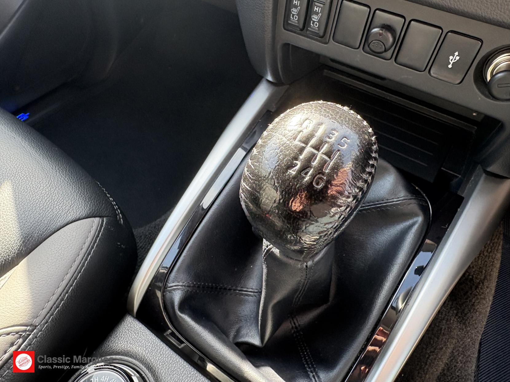 Mitsubishi L200 2.4 DI-D DC Barbarian Pickup Double Cab 4dr Diesel Manual 4WD Euro 6 (178 ps)