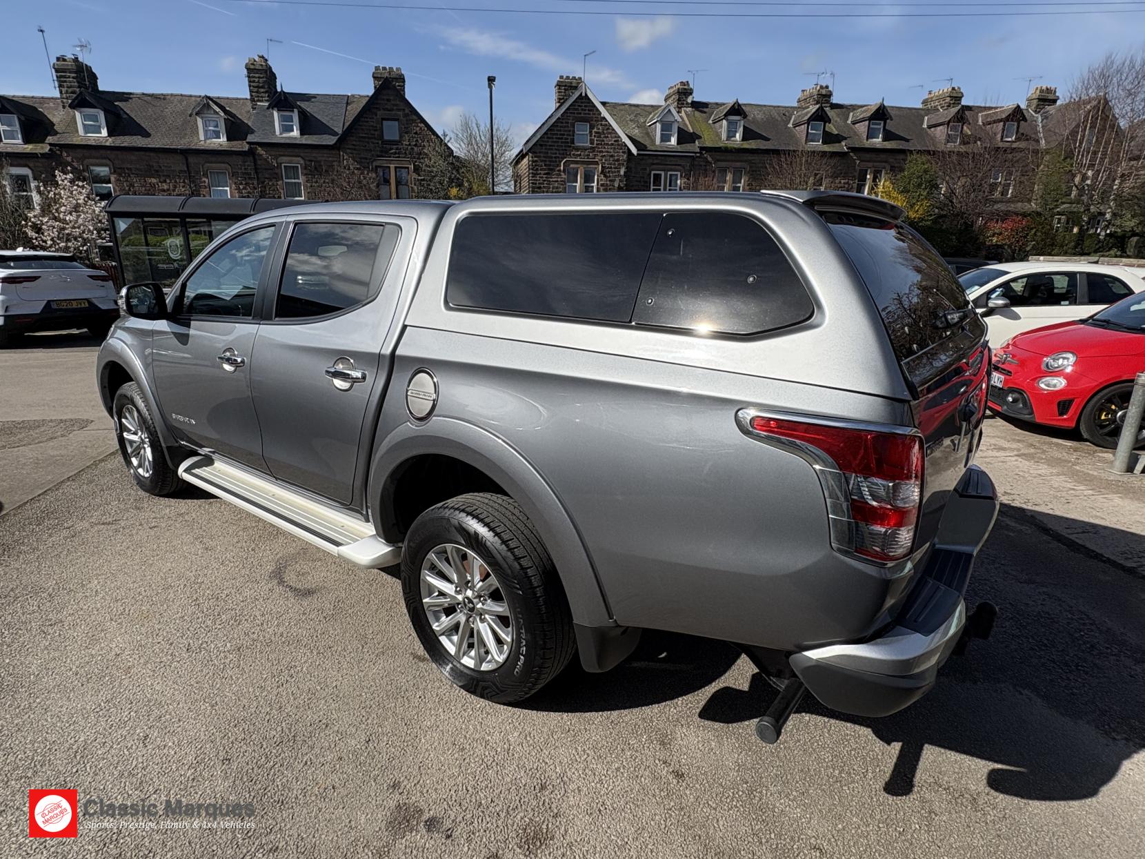 Mitsubishi L200 2.4 DI-D DC Barbarian Pickup Double Cab 4dr Diesel Manual 4WD Euro 6 (178 ps)