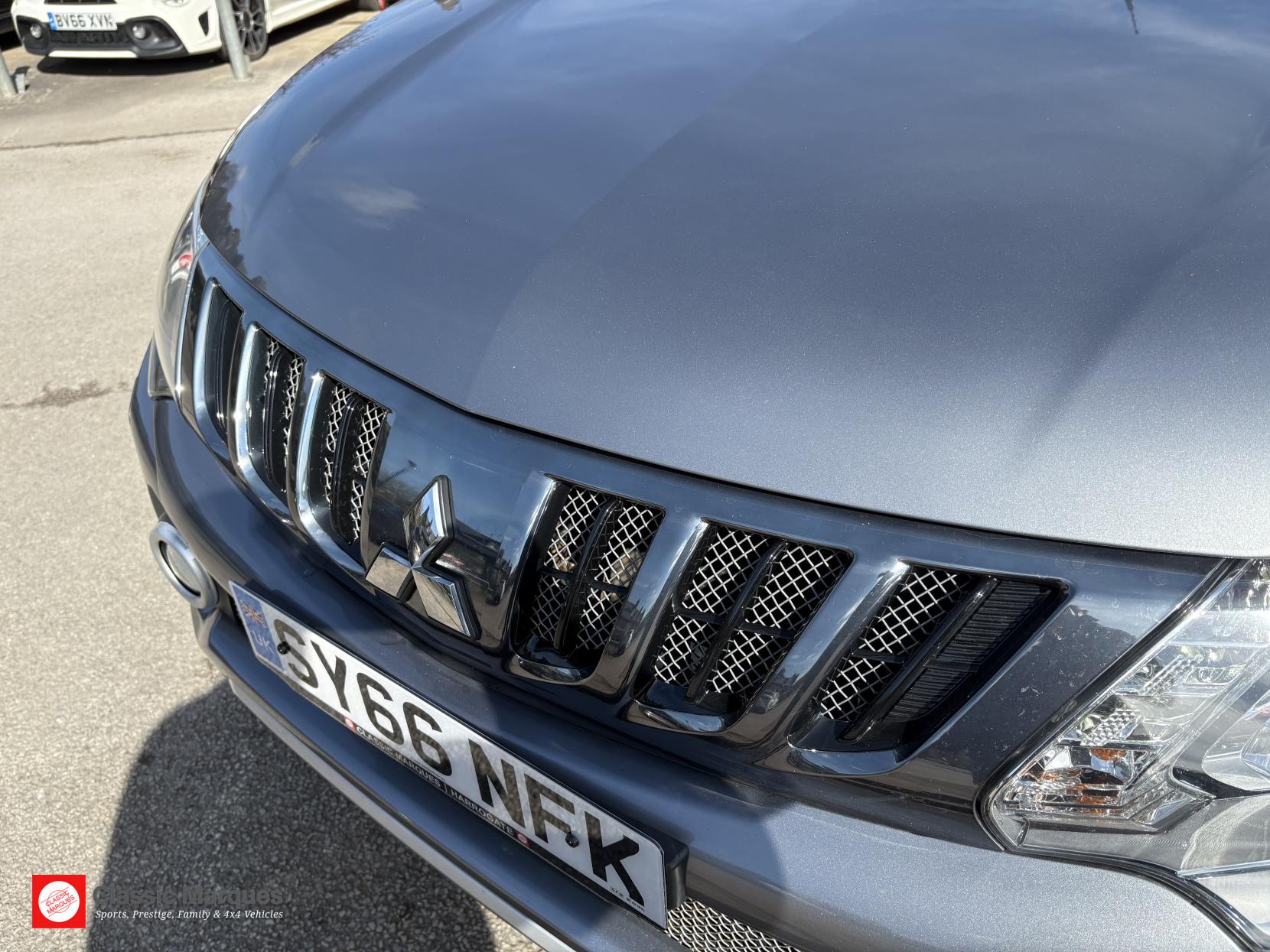 Mitsubishi L200 2.4 DI-D DC Barbarian Pickup Double Cab 4dr Diesel Manual 4WD Euro 6 (178 ps)