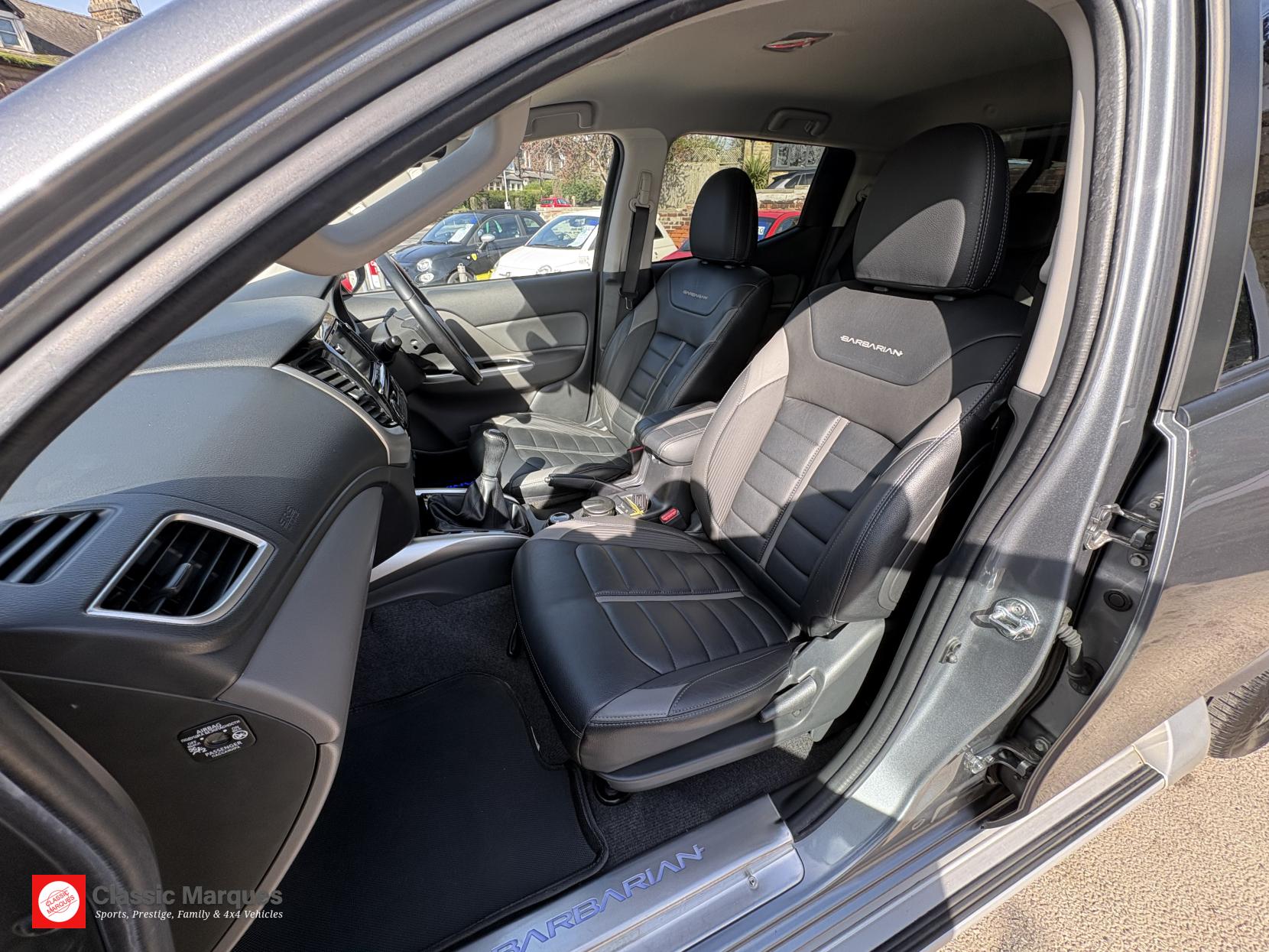 Mitsubishi L200 2.4 DI-D DC Barbarian Pickup Double Cab 4dr Diesel Manual 4WD Euro 6 (178 ps)