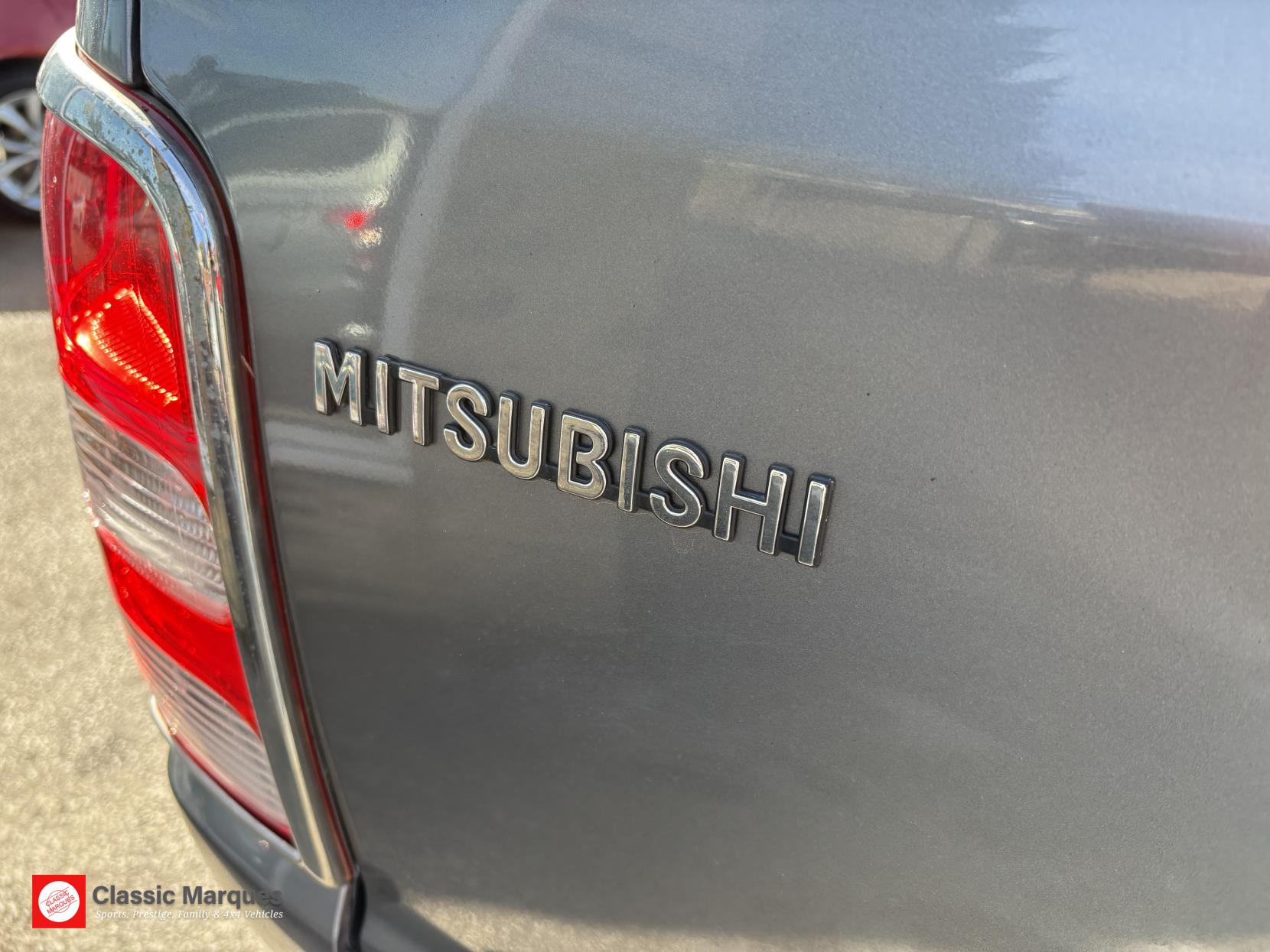 Mitsubishi L200 2.4 DI-D DC Barbarian Pickup Double Cab 4dr Diesel Manual 4WD Euro 6 (178 ps)