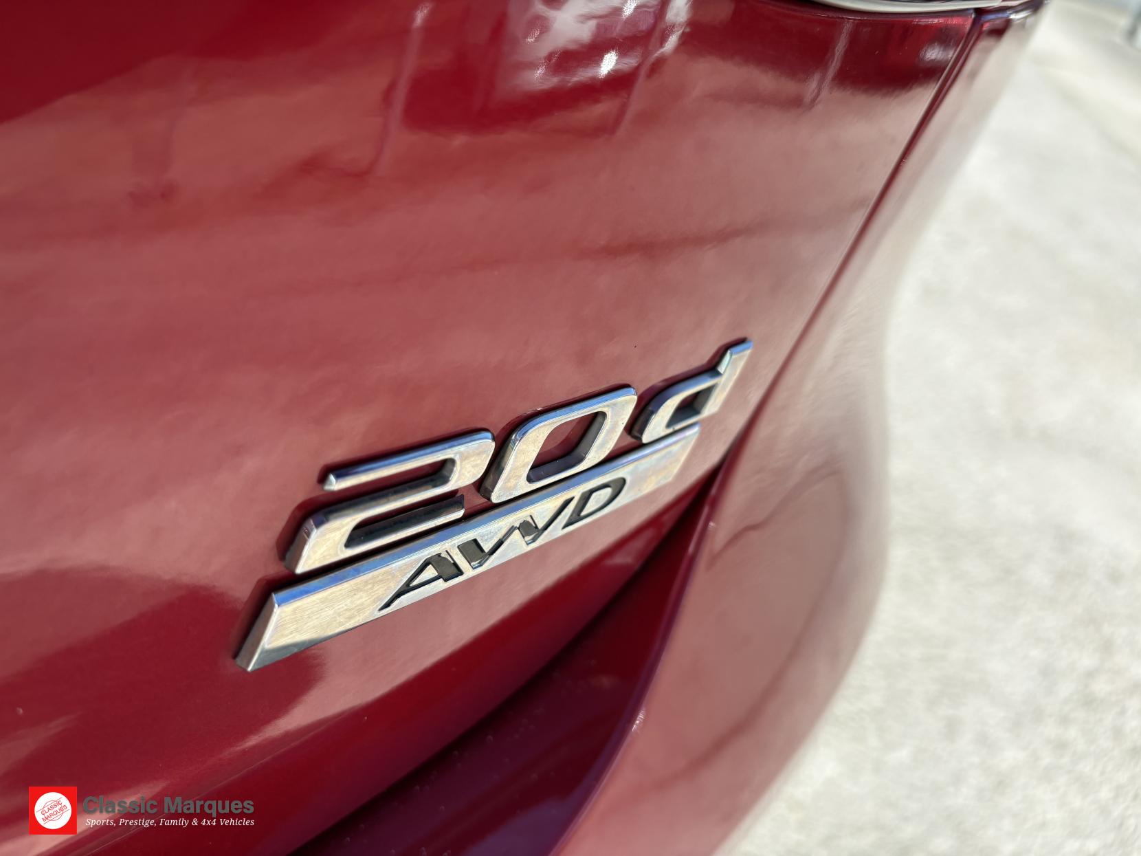 Jaguar XF 2.0d Portfolio Saloon 4dr Diesel Auto AWD Euro 6 (s/s) (180 ps)