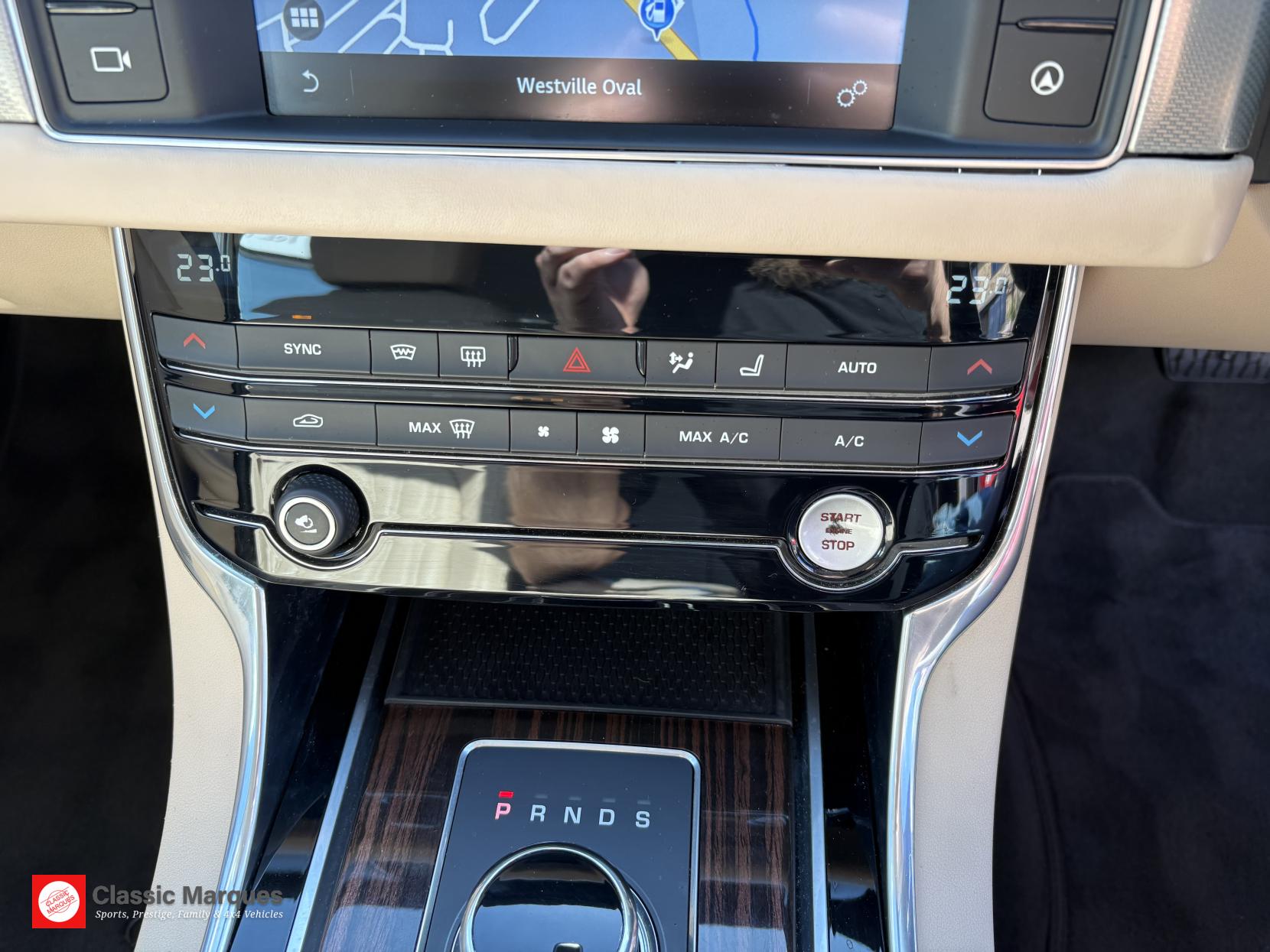 Jaguar XF 2.0d Portfolio Saloon 4dr Diesel Auto AWD Euro 6 (s/s) (180 ps)