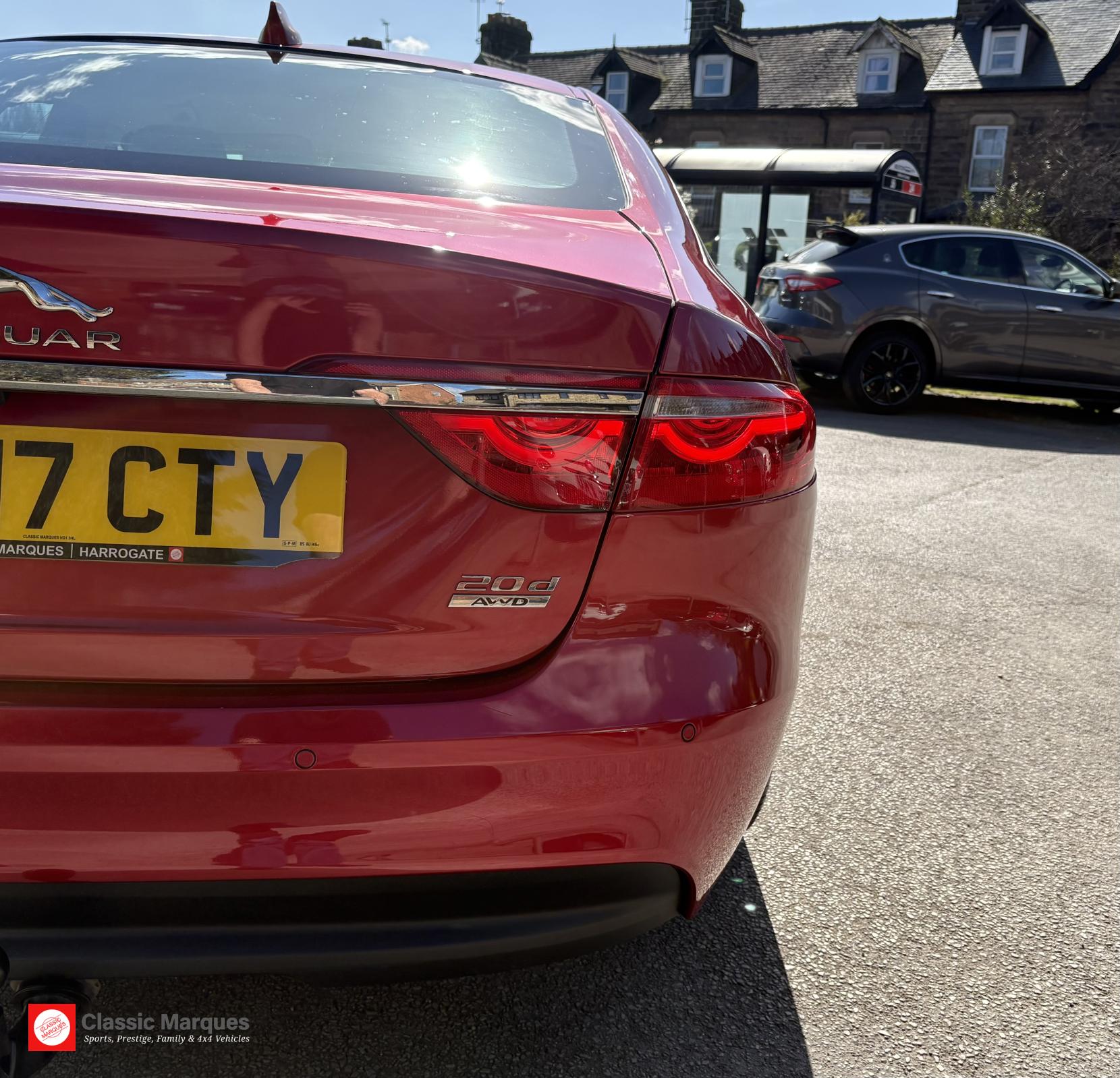 Jaguar XF 2.0d Portfolio Saloon 4dr Diesel Auto AWD Euro 6 (s/s) (180 ps)