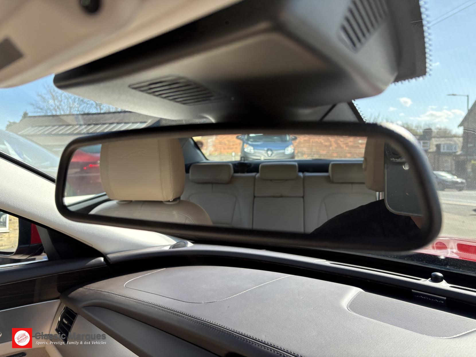 Jaguar XF 2.0d Portfolio Saloon 4dr Diesel Auto AWD Euro 6 (s/s) (180 ps)