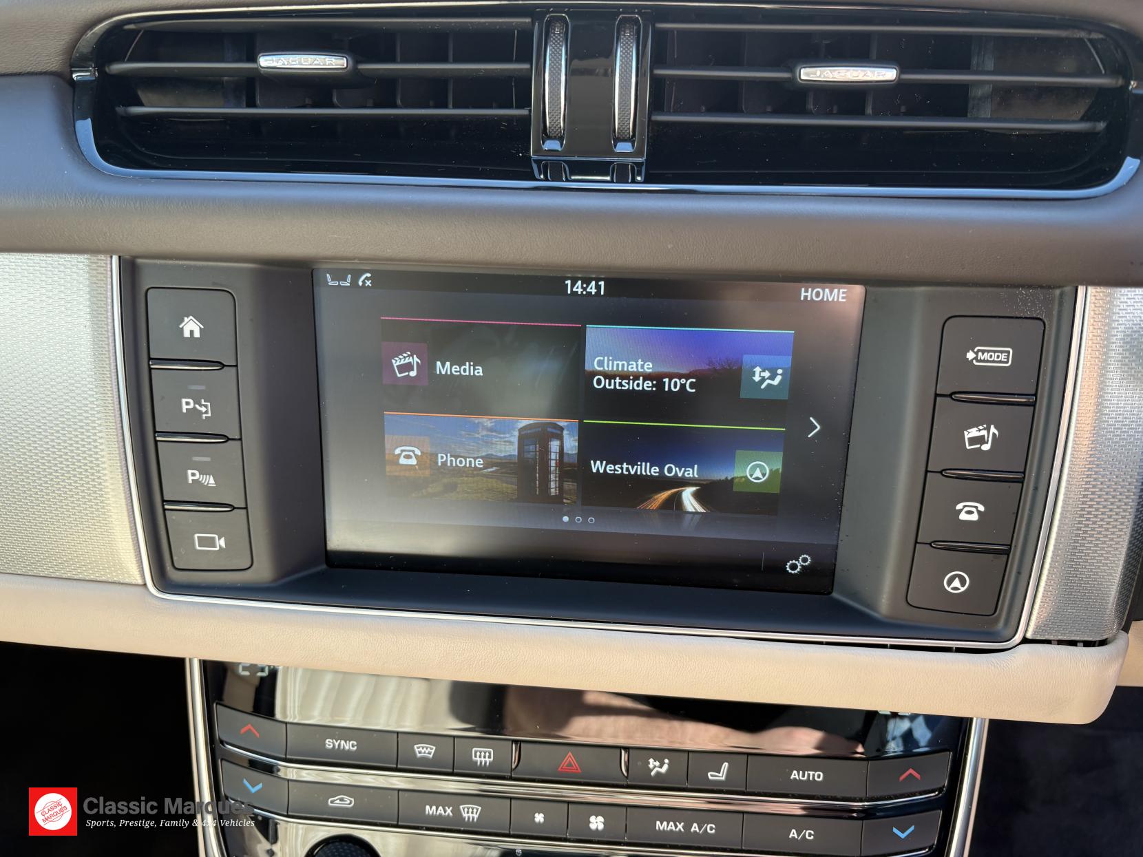 Jaguar XF 2.0d Portfolio Saloon 4dr Diesel Auto AWD Euro 6 (s/s) (180 ps)