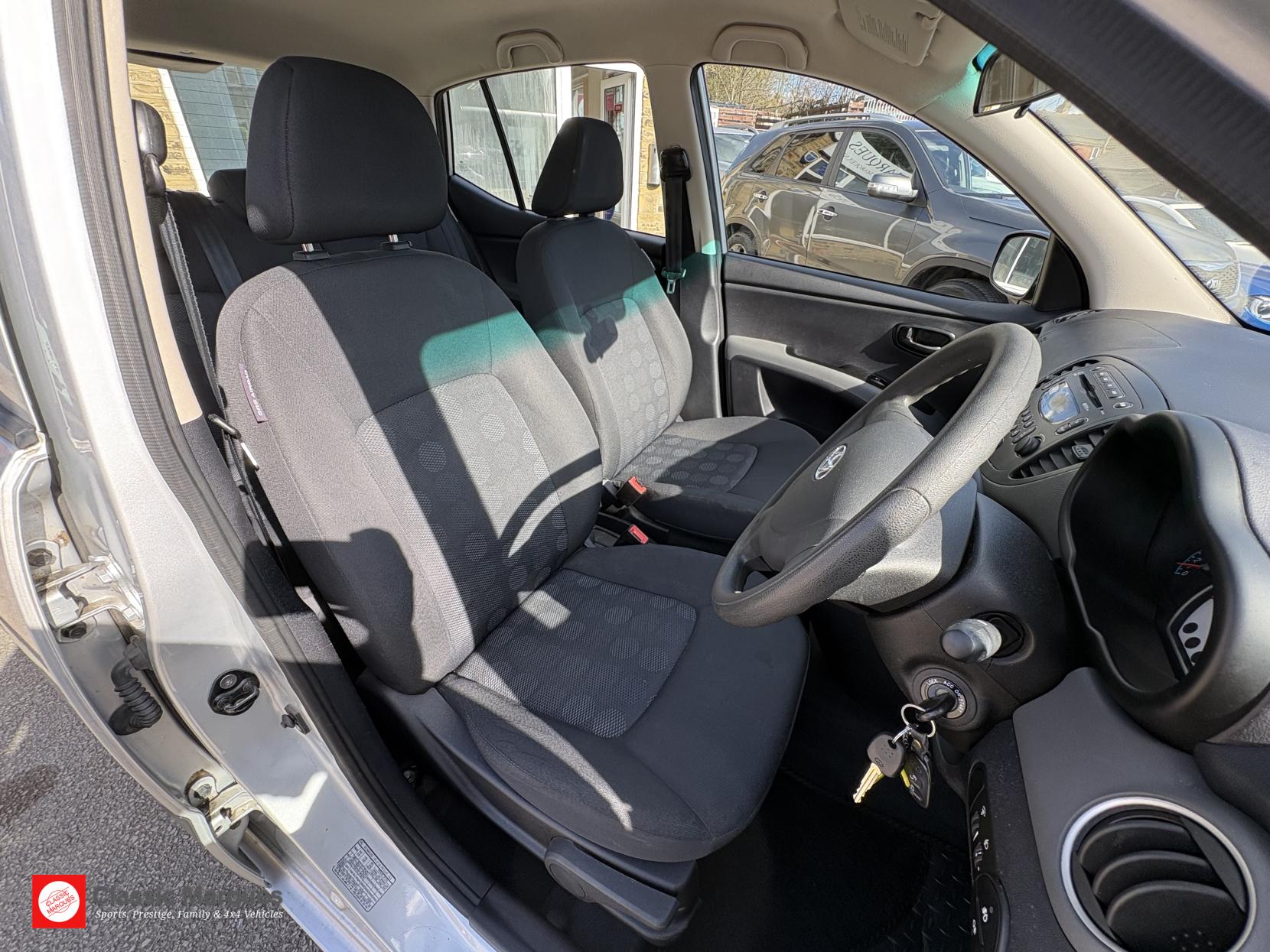 Hyundai i10 1.2 Comfort Hatchback 5dr Petrol Auto Euro 4 (77 bhp)