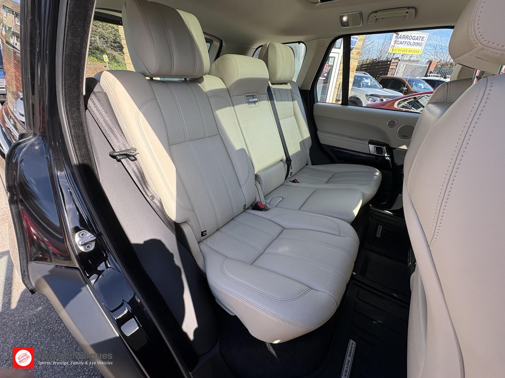 Land Rover Range Rover 3.0 TD V6 Vogue SUV 5dr Diesel Auto 4WD Euro 6 (s/s) (258 ps)