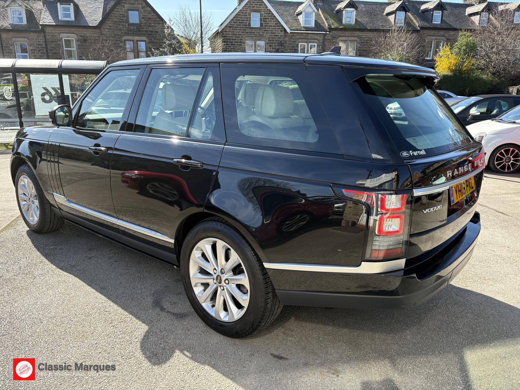 Land Rover Range Rover 3.0 TD V6 Vogue SUV 5dr Diesel Auto 4WD Euro 6 (s/s) (258 ps)