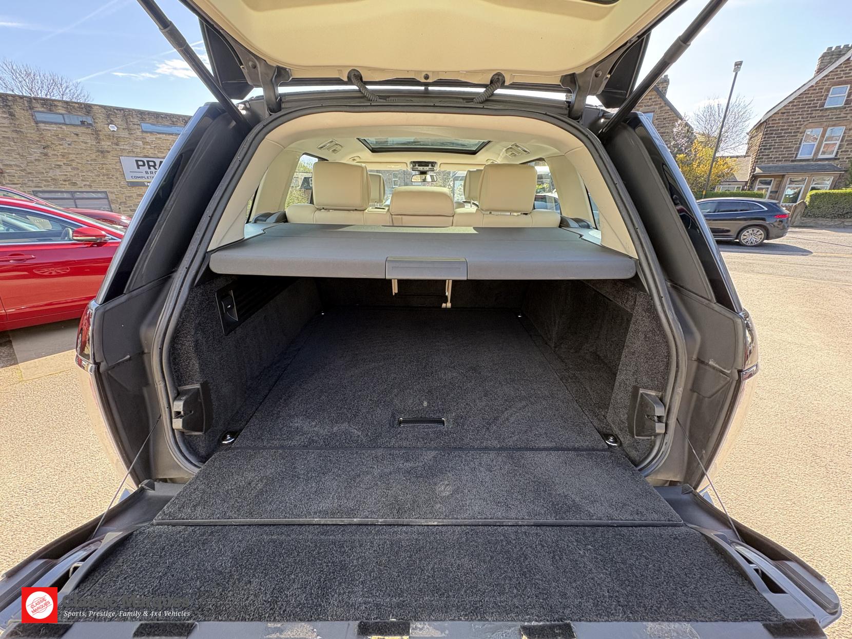 Land Rover Range Rover 3.0 TD V6 Vogue SUV 5dr Diesel Auto 4WD Euro 6 (s/s) (258 ps)