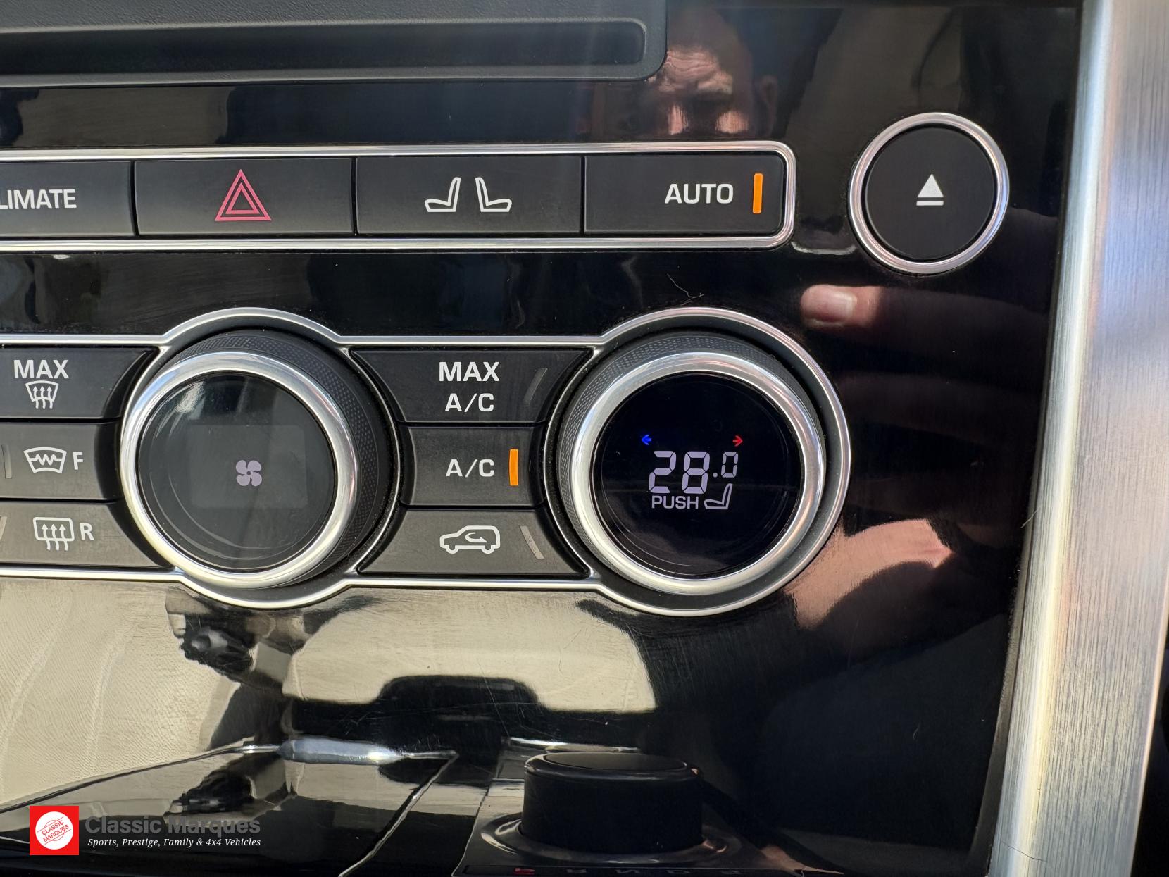 Land Rover Range Rover 3.0 TD V6 Vogue SUV 5dr Diesel Auto 4WD Euro 6 (s/s) (258 ps)