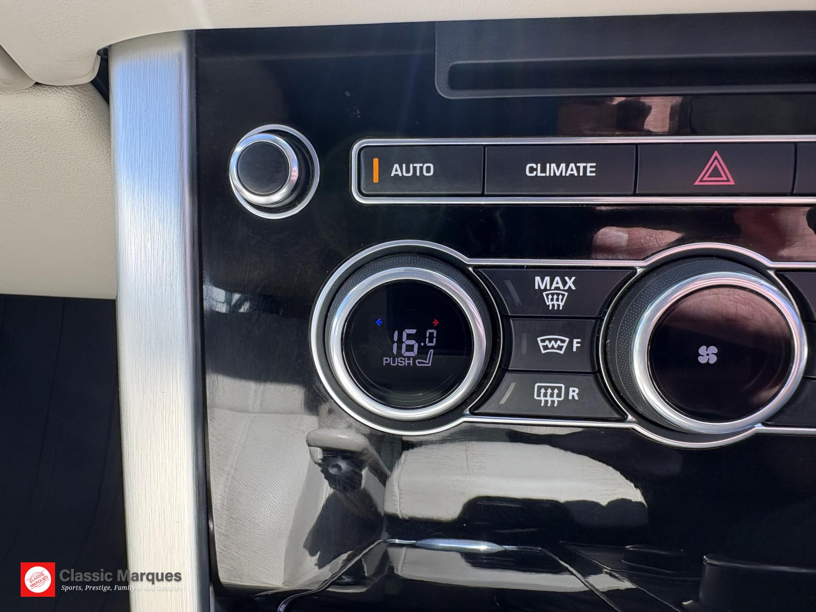 Land Rover Range Rover 3.0 TD V6 Vogue SUV 5dr Diesel Auto 4WD Euro 6 (s/s) (258 ps)