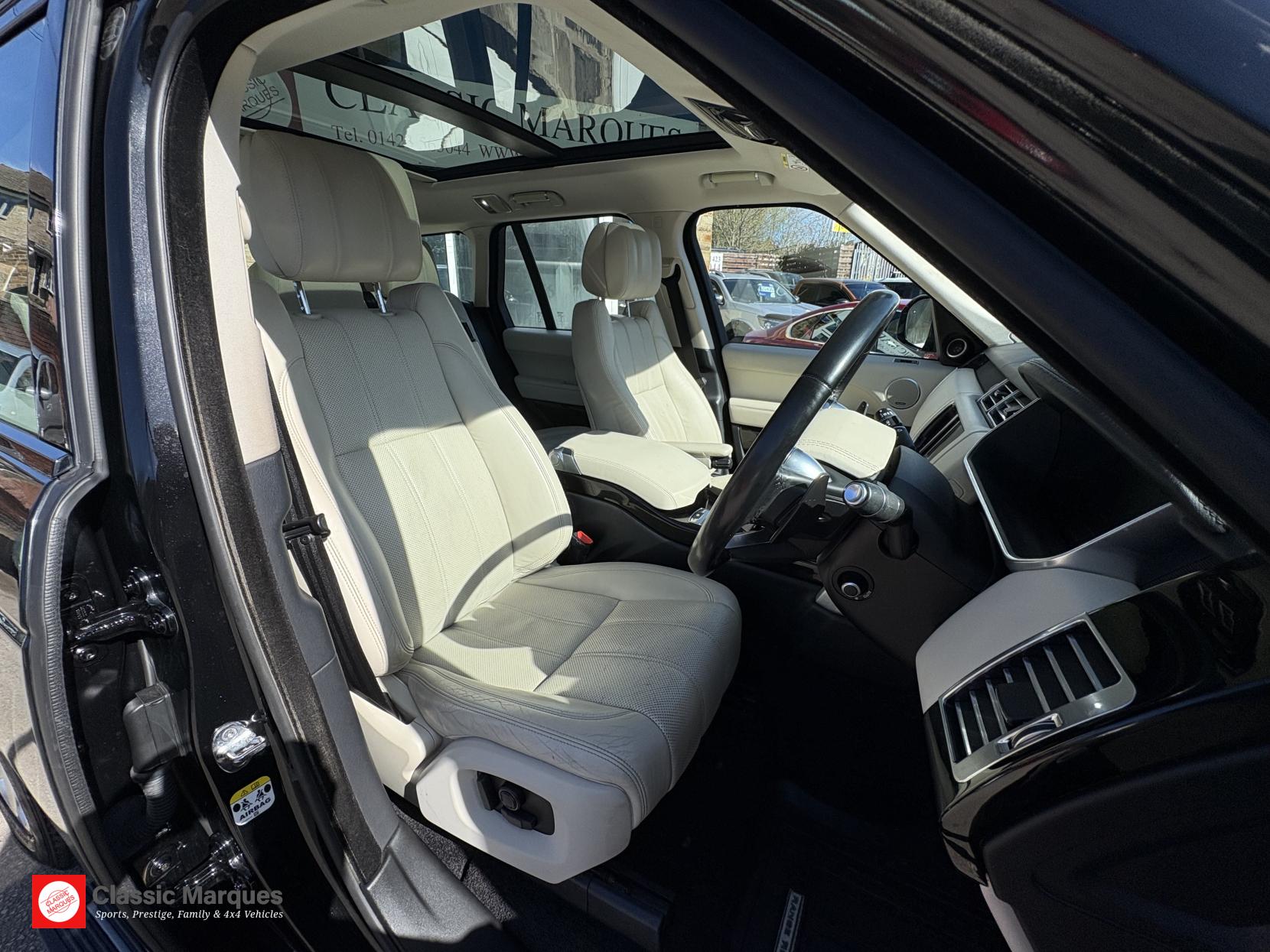 Land Rover Range Rover 3.0 TD V6 Vogue SUV 5dr Diesel Auto 4WD Euro 6 (s/s) (258 ps)